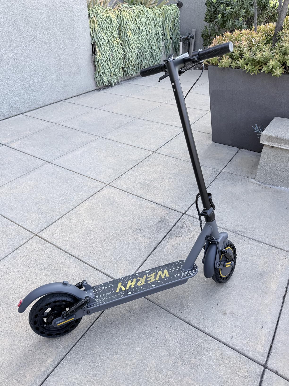 WERHY 10 Inches Electric Scooter, 500W Powerful Motor & 22 MPH Top Speed, 22-28Miles Long Range, Folding E Scooter with Dual Braking for Adults customer photo 1