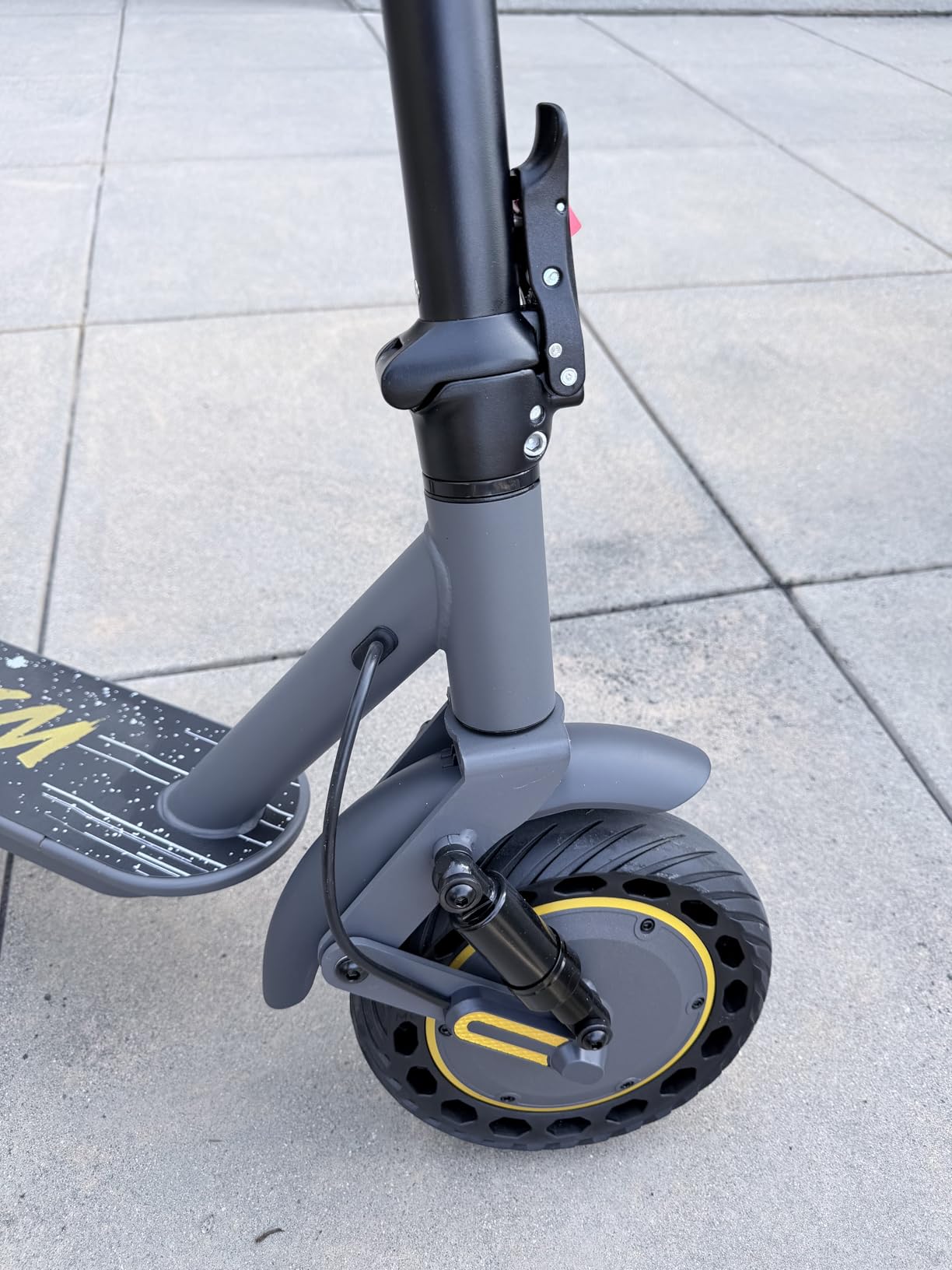 WERHY 10 Inches Electric Scooter, 500W Powerful Motor & 22 MPH Top Speed, 22-28Miles Long Range, Folding E Scooter with Dual Braking for Adults customer photo 2
