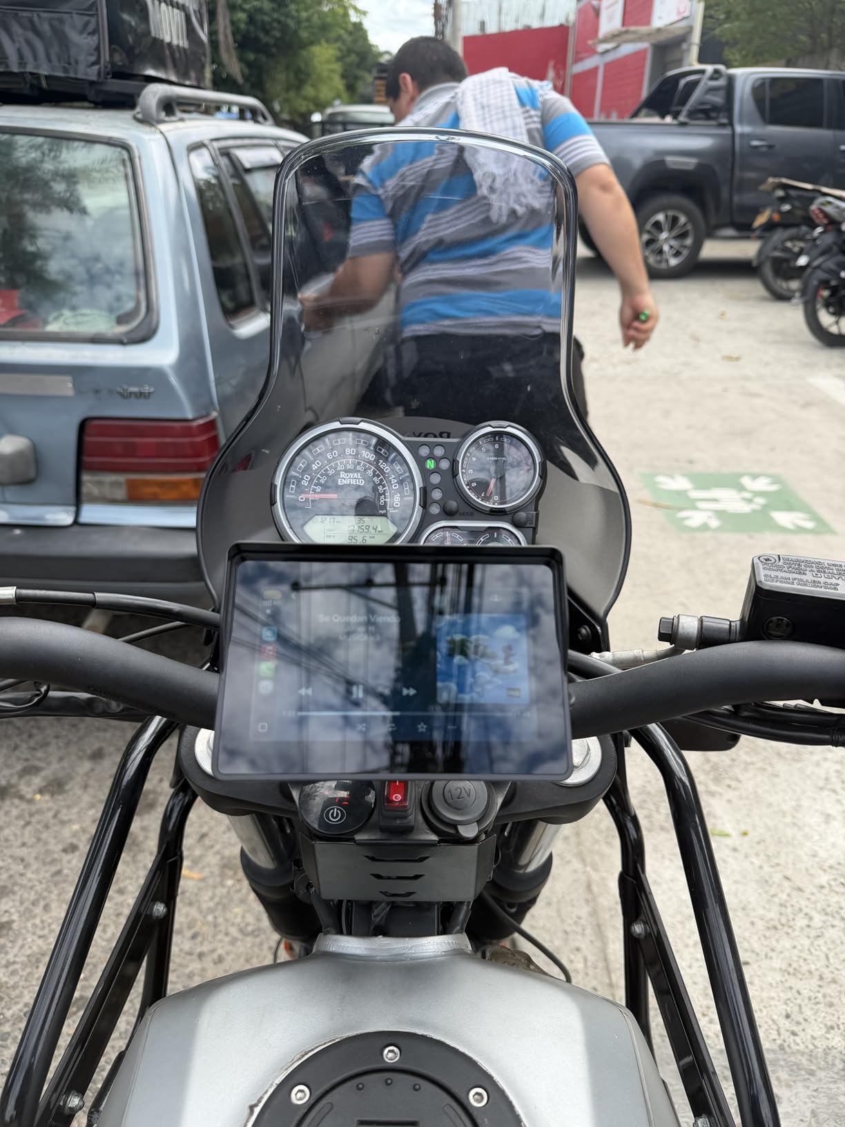 WonVon 5 Inch Motorcycle Carplay GPS Navigation System with Apple Carplay and Android Auto Portable Screen with Dual Bluetooth, Navigation, Siri, Google Assistant customer photo 1