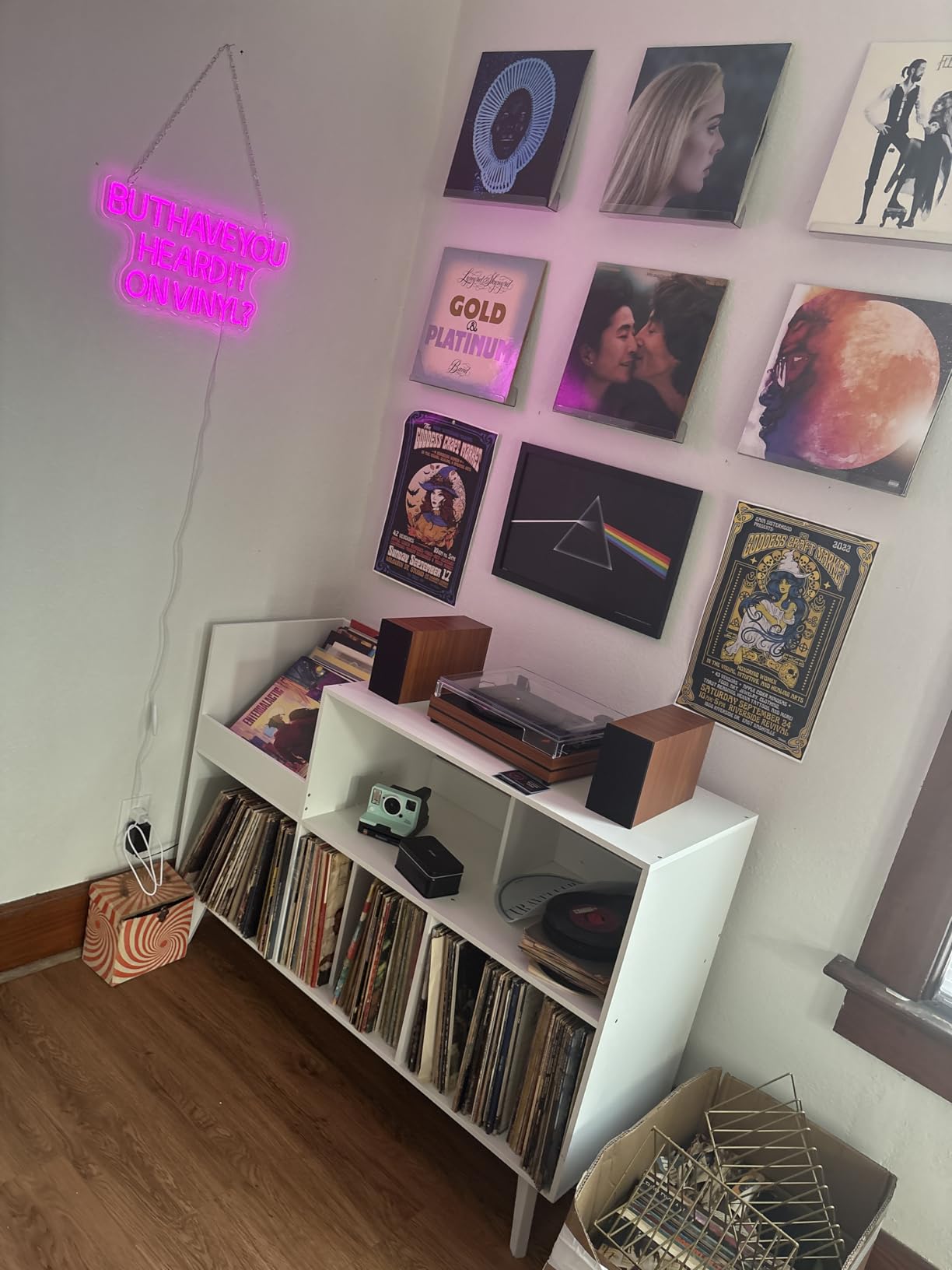 LELELINKY Large Record Player Stand, 48'' Turntable Stand with Storage, Vinyl Record Holder with Display Area, Record Player Table Holds Up to 450 Albums customer photo 1