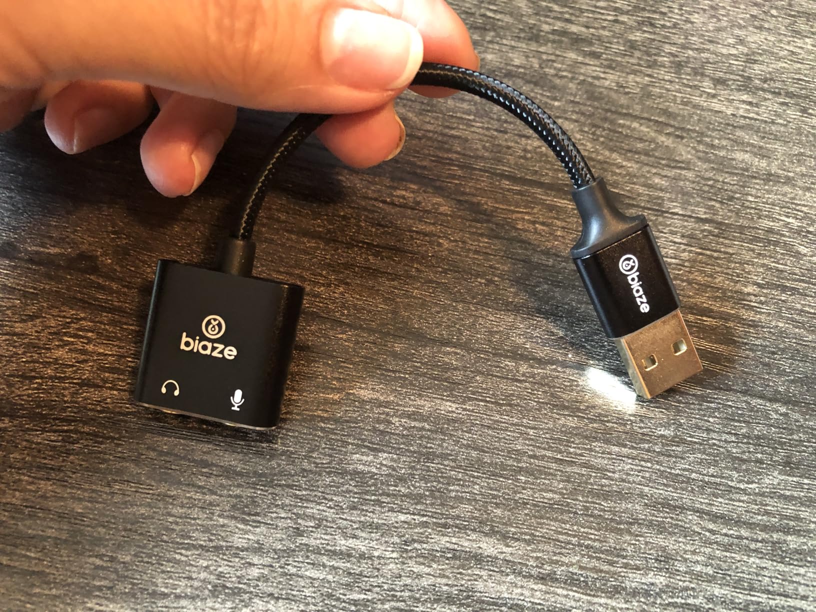 USB to 3.5mm Jack Audio Adapter External Sound Card with 3.5mm Headphone and Microphone TRS Jack to USB Compatible with Windows, Laptops, Desktops Windows, MAC, Linux, PC, PS5, PS4 customer photo 1