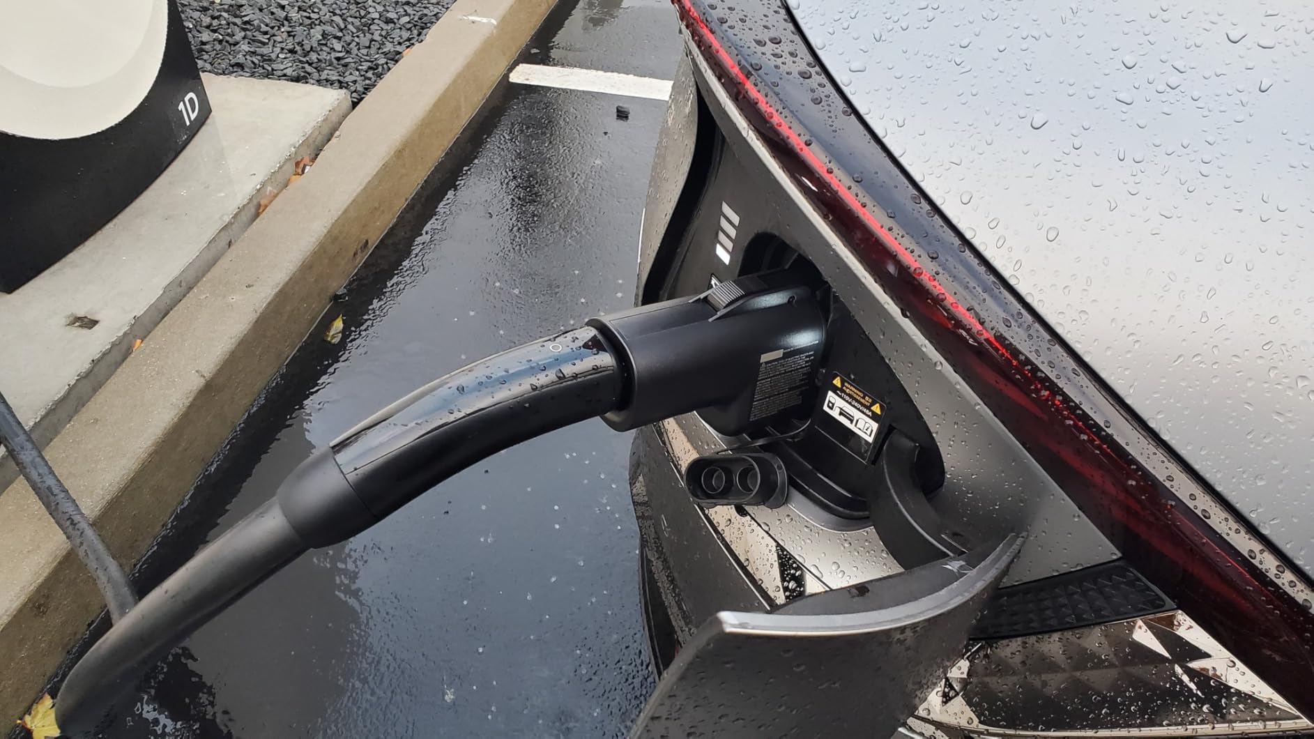 Lectron NACS to CCS Electric Vehicle Adapter with Interlock - (500A/1,000V) - Compatible with Tesla Superchargers - CCS1 EV Fast Charging with Vortex Plus - UL 2252 customer photo 1