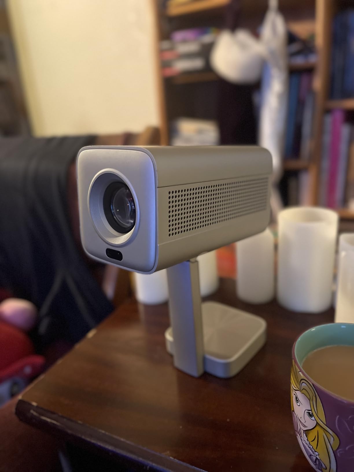 [Officially-Licensed APP & DoIby Audio] Smart Mini Projector with WiFi and Bluetooth, VOPLLS Portable Outdoor Projector 4K Support with TOF Real-Time Focus, Native 1080P Home Movie Projector customer photo 2