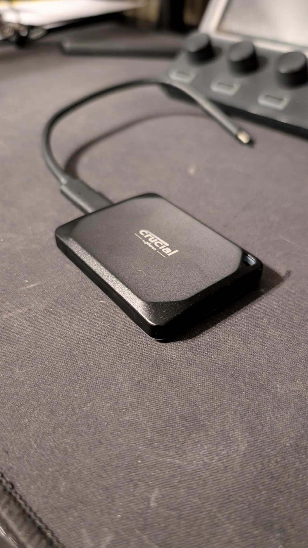 Crucial X10 Pro 2TB Portable SSD, Up to 2,100MB/s Read, 2000MB/s Write, USB 3.2 USB-C, External Solid State Drive, Durable Storage for Professional Creators, Gold customer photo 1