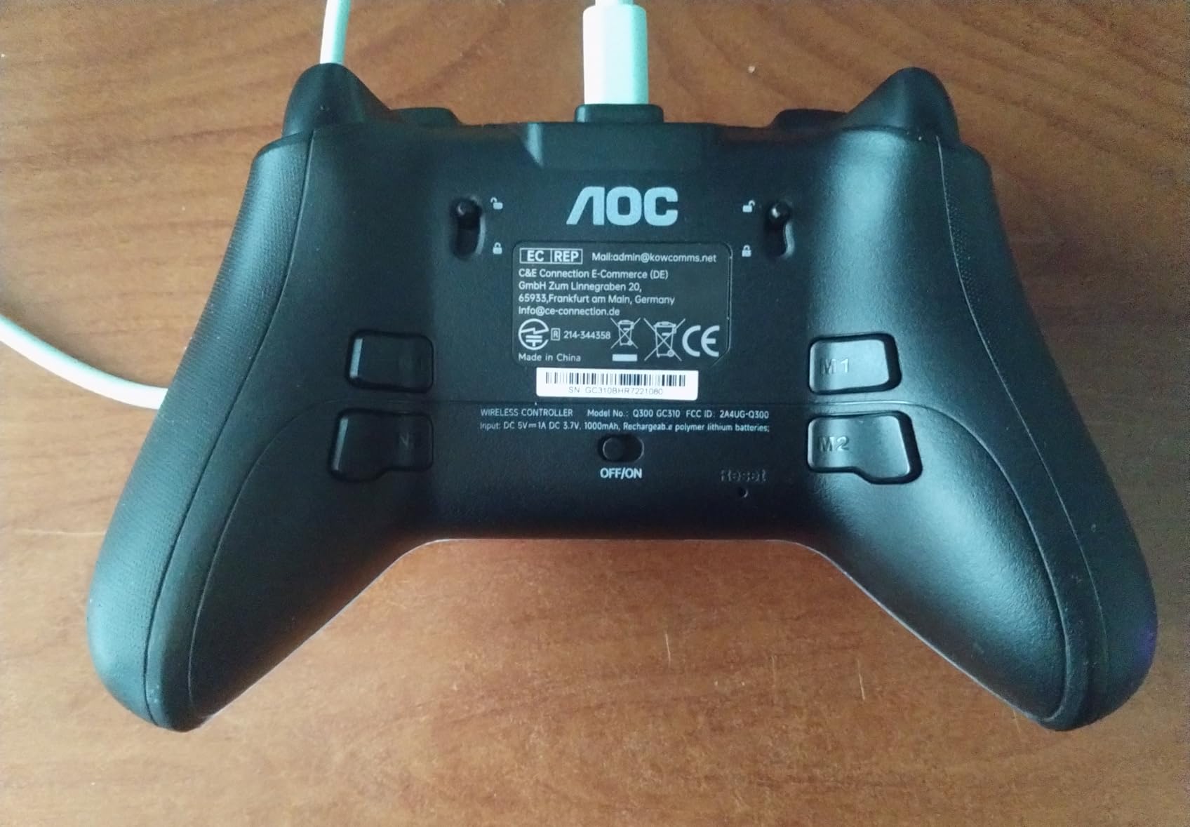 AOC PC Controller - Interactive Screen Wireless Controller Compatible with PC/Switch/Switch 2/iOS/Android, Hall Effect Joystick & Triggers, RGB Lighting, Adjustable Vibration/Turbo, 1000mAh Battery (Black) customer photo 1