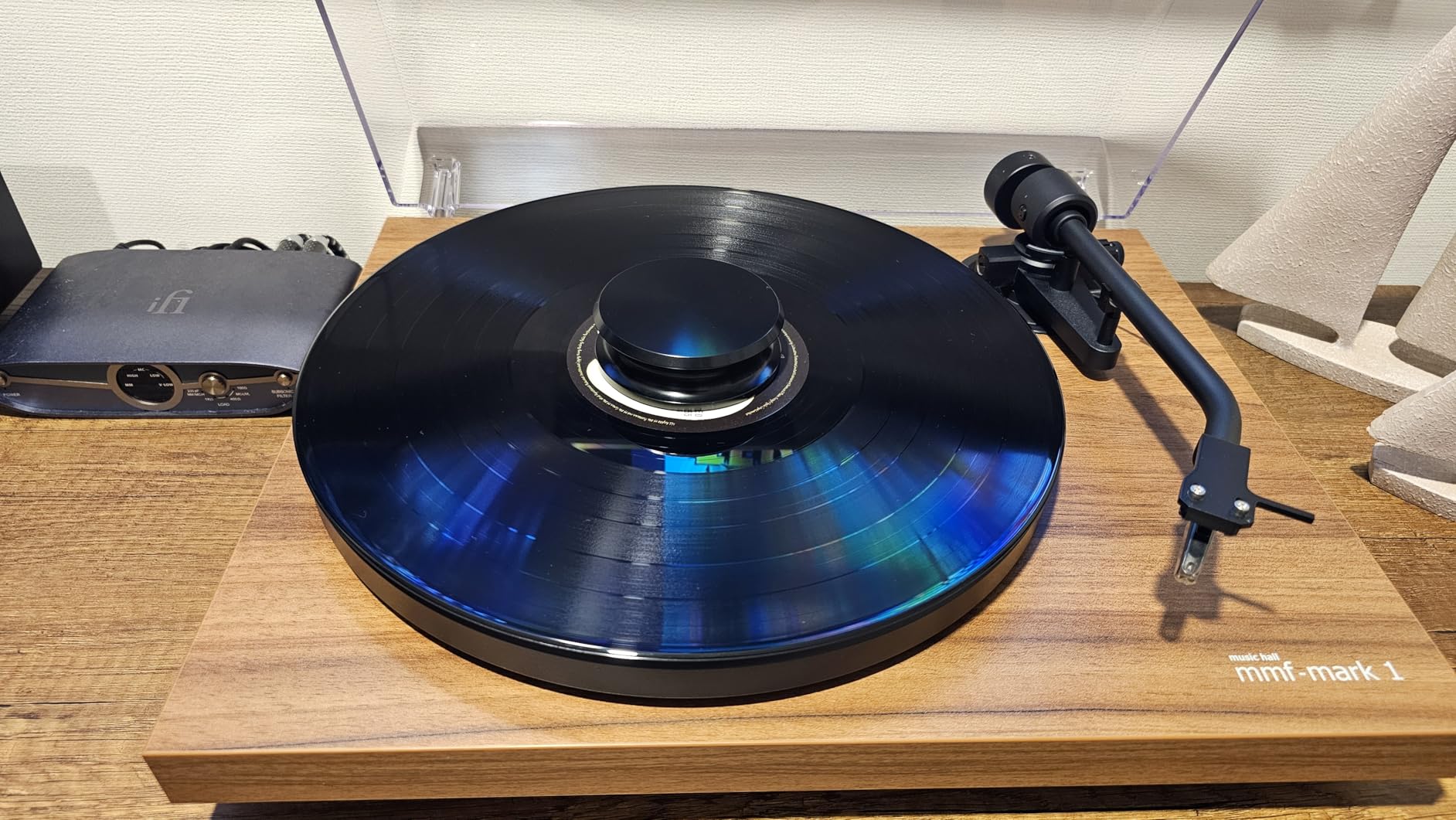 Bluetooth Turntable HiFi System with 36 Watt Bookshelf Speakers, Patend Designed Vinyl Record Player with Magnetic Cartridge, Bluetooth Playback and Auto Off customer photo 1