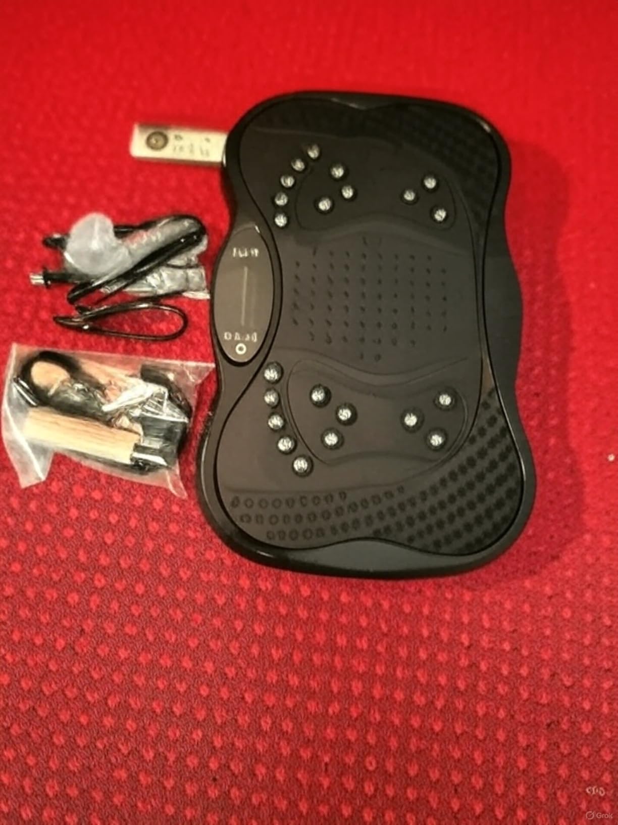 Vibration Plate Exercise Machine, 130 Levels Full Body Workout Vibrating Plate for Lymphatic Drainage Weight Loss, 450 Lbs Capacity Shake Platform with Resistance Bands Bluetooth for Women Men customer photo 1