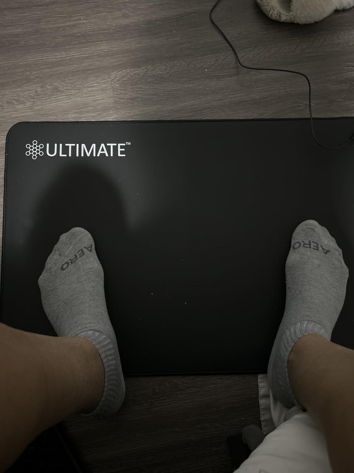 Ultimate Grounding Mat, Conductive Carbon Grounded Pad. Supports Sleep, Energy, Pain Relief, Inflammation & Wellness. Connect to The Earth Indoors. with 18-Foot Grounding Cord customer photo 1