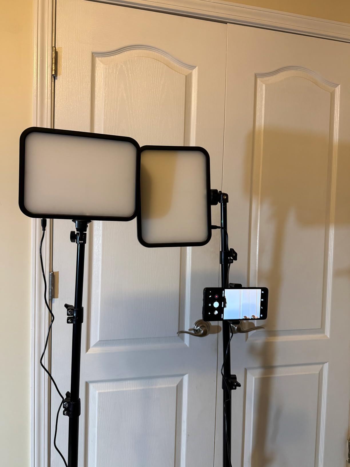 UBeesize 2-Pack LED Video Light Kit, 3000-6500K Dimmable Photography Studio Lights with Tripod Stand & Phone Holder, Video Recording & Streaming Lighting for Makeup, Gaming, YouTube customer photo 1