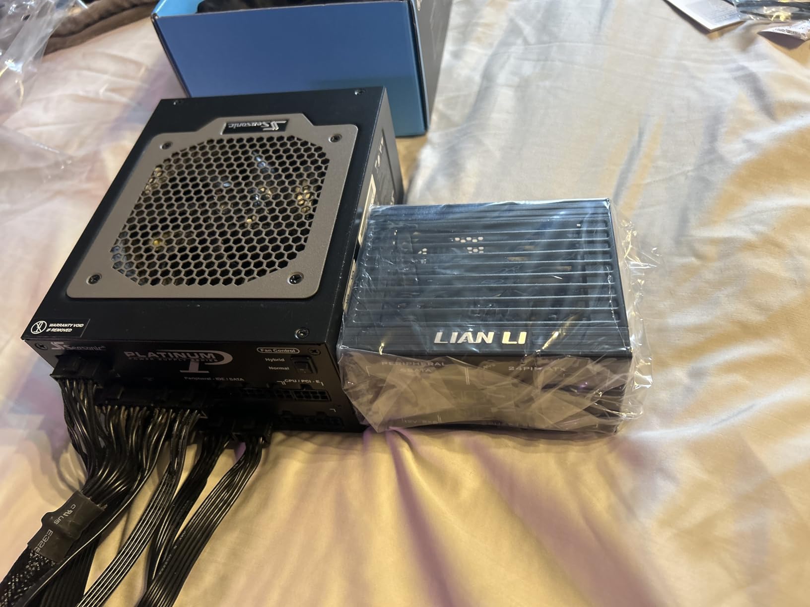 Lian Li SP1000P Platinum 1000W SFX Form Factor Power Supply with 12V-2x6 Connectors - ATX 3.1 & PCIE 5.1 Compliant - Low-Noise - Fully Modular - 105°C Capacitors - 10 Year Warranty - Black (SP1000P.B) customer photo 2
