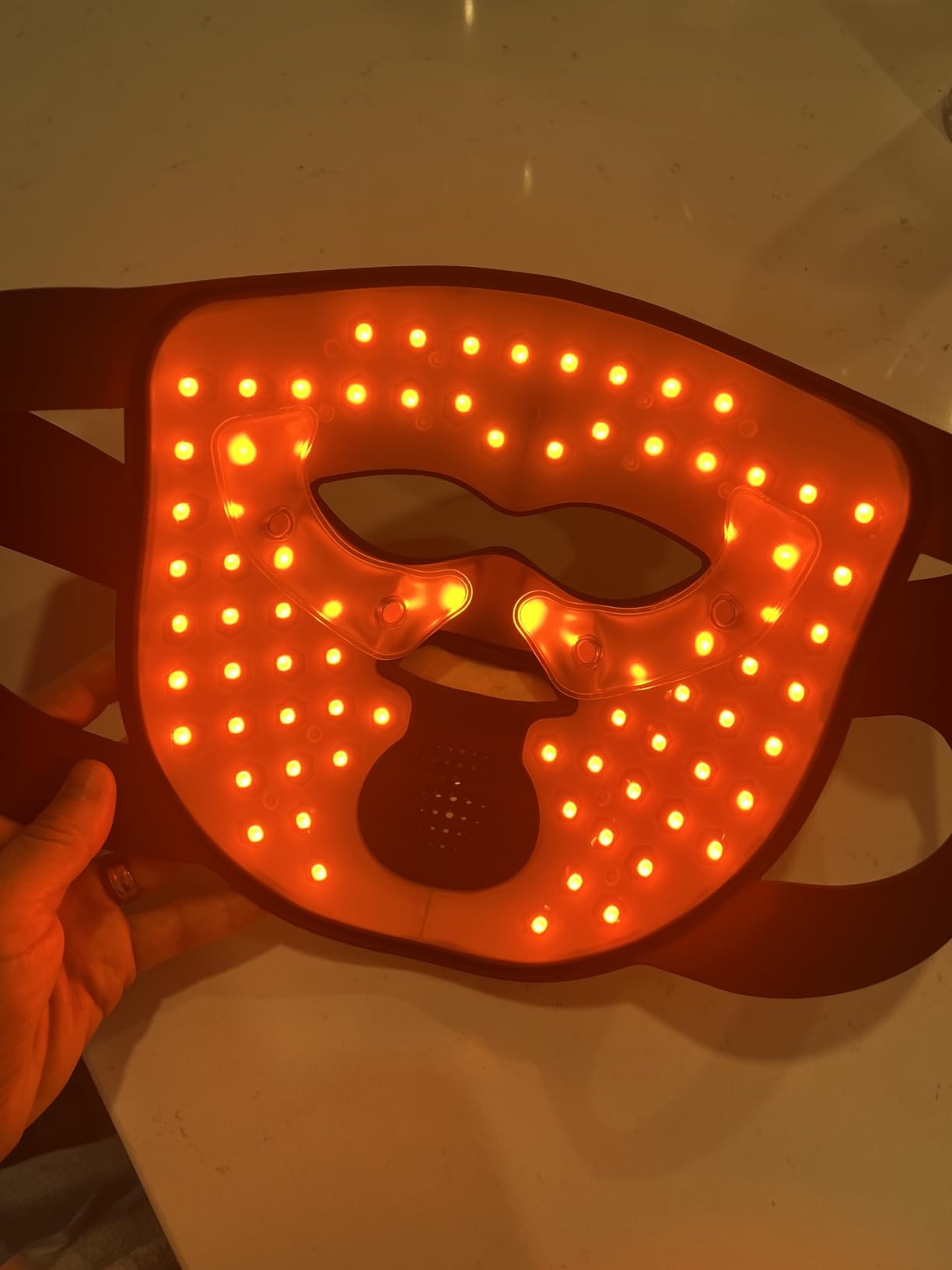 INIA Glow 4D Wireless Red Light Therapy Mask for Face - Dual NIR, 320 LEDs, 4 Modes, Under-Eye Cooling, Cordless & Rechargeable customer photo 1