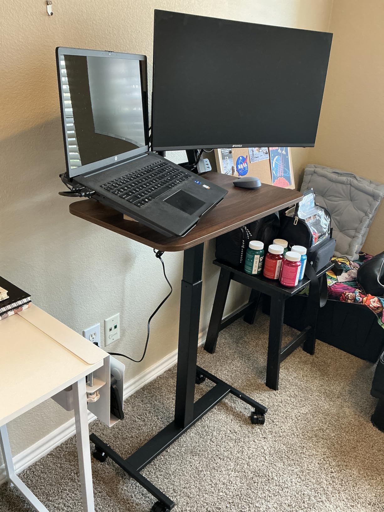 HUANUO Small Rolling Laptop Standing Desk, Height Adjustable Mobile T-Base Desk with Lockable Casters, Portable Sit-Stand Workstation for Bedside & Sofa, Walnut customer photo 1