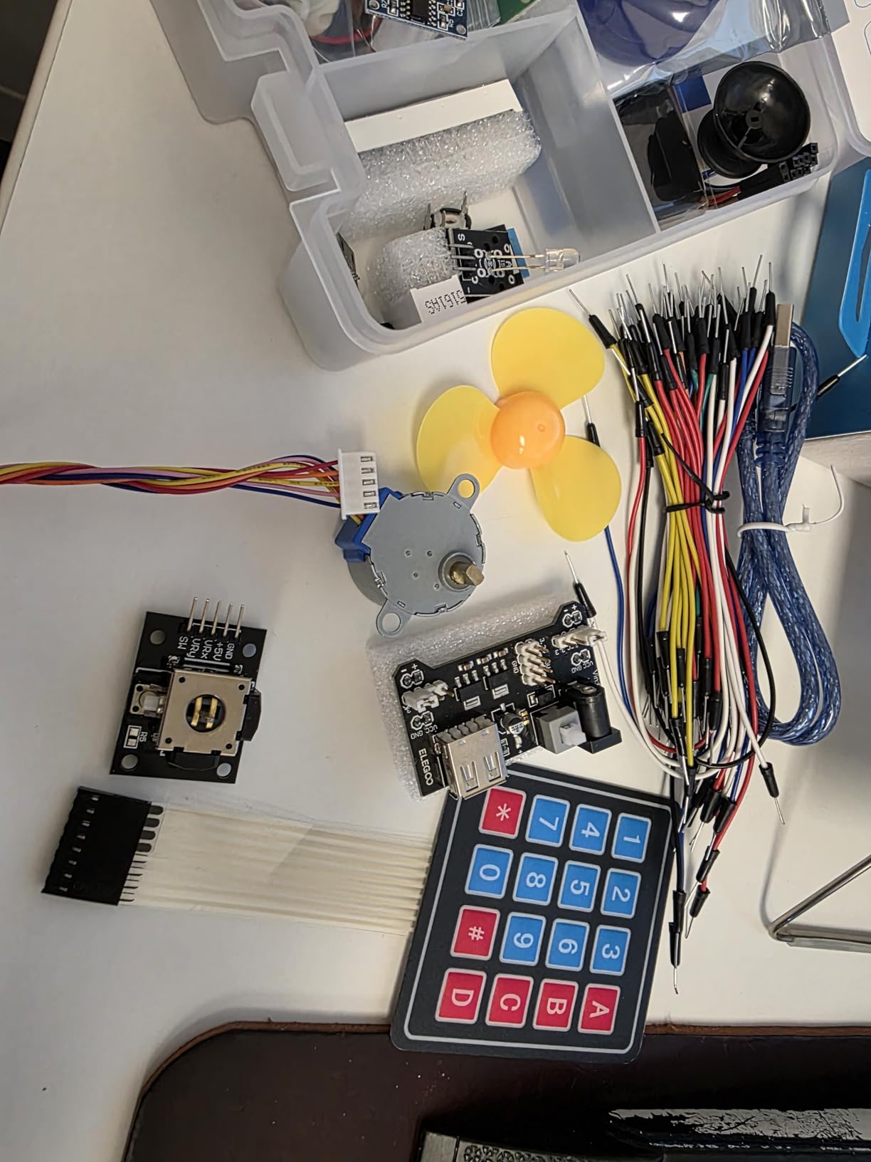 ESP-32 Super Starter Kit with Tutorial and Development Board USB-C Dual Core Microcontroller Support AP/STA/AP+STA, CP2102 Chip Compatible with Arduino IDE customer photo 2