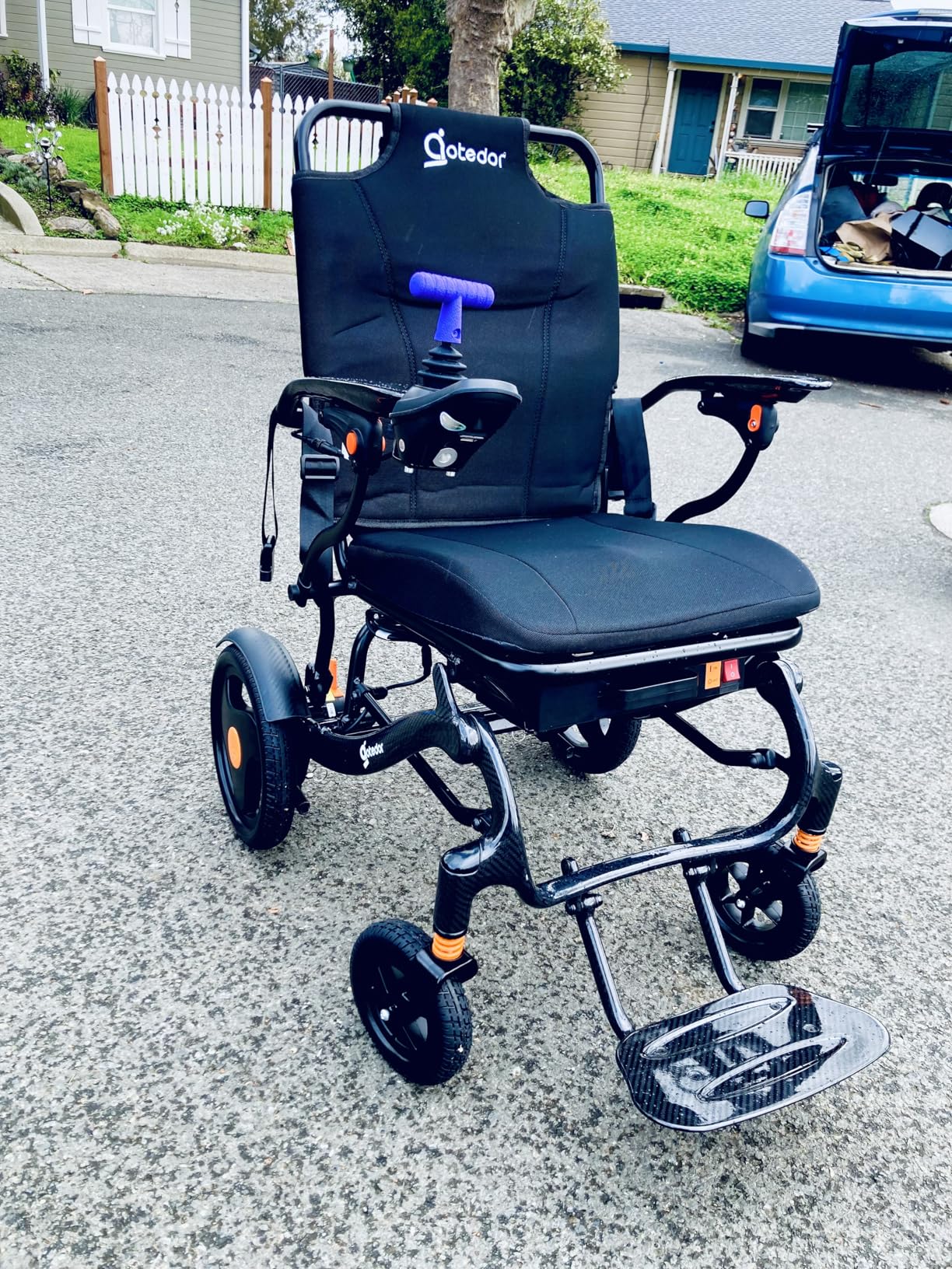 Aotedor 37lbs Lightweight Carbon Fiber Electric Wheelchairs for Adults 30 Miles Long Range Foldable Motorized Wheelchair with Dual 12Ah Batteries & Dual Motors, Intelligent Portable Airline Approved customer photo 1