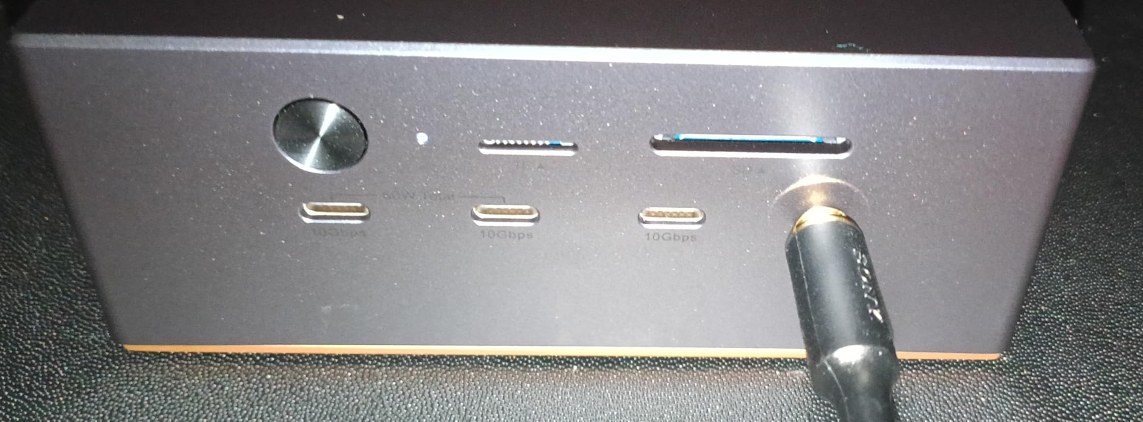 UGREEN Maxidok Thunderbolt 5 Dock Revodok 17 in 1, 120Gbps, M.2 SSD Slot, 3×TBT5, Single 8K/Dual 6K,240W Total Charging, 2.5G, SD 4.0, 3.5mm Audio Docking Station for MacBooks & Windows Laptops customer photo 1