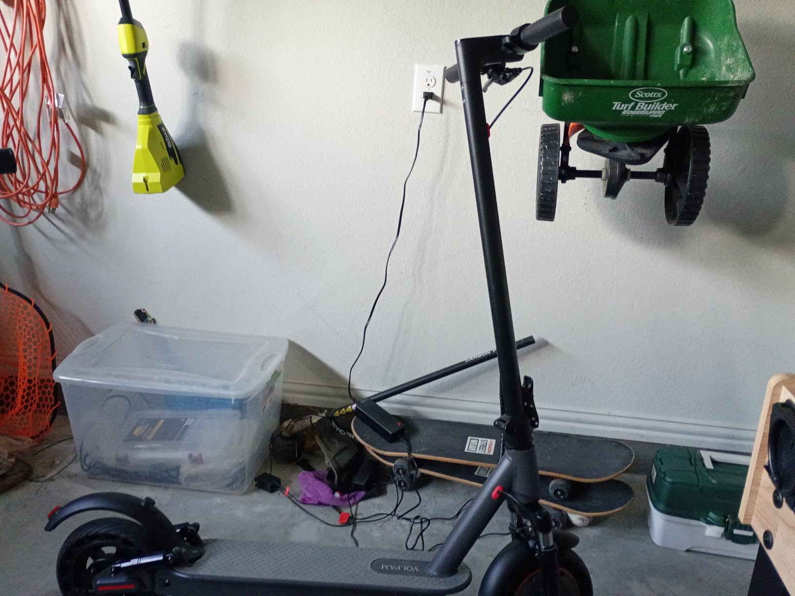 VOLPAM Electric Scooter for Adult, Dual Suspension, 21/31MPH Top Speed, 500W/800W Powerful Motor, 22/31 Miles Long Range, Dual Braking, Max Load 264 lbs customer photo 2