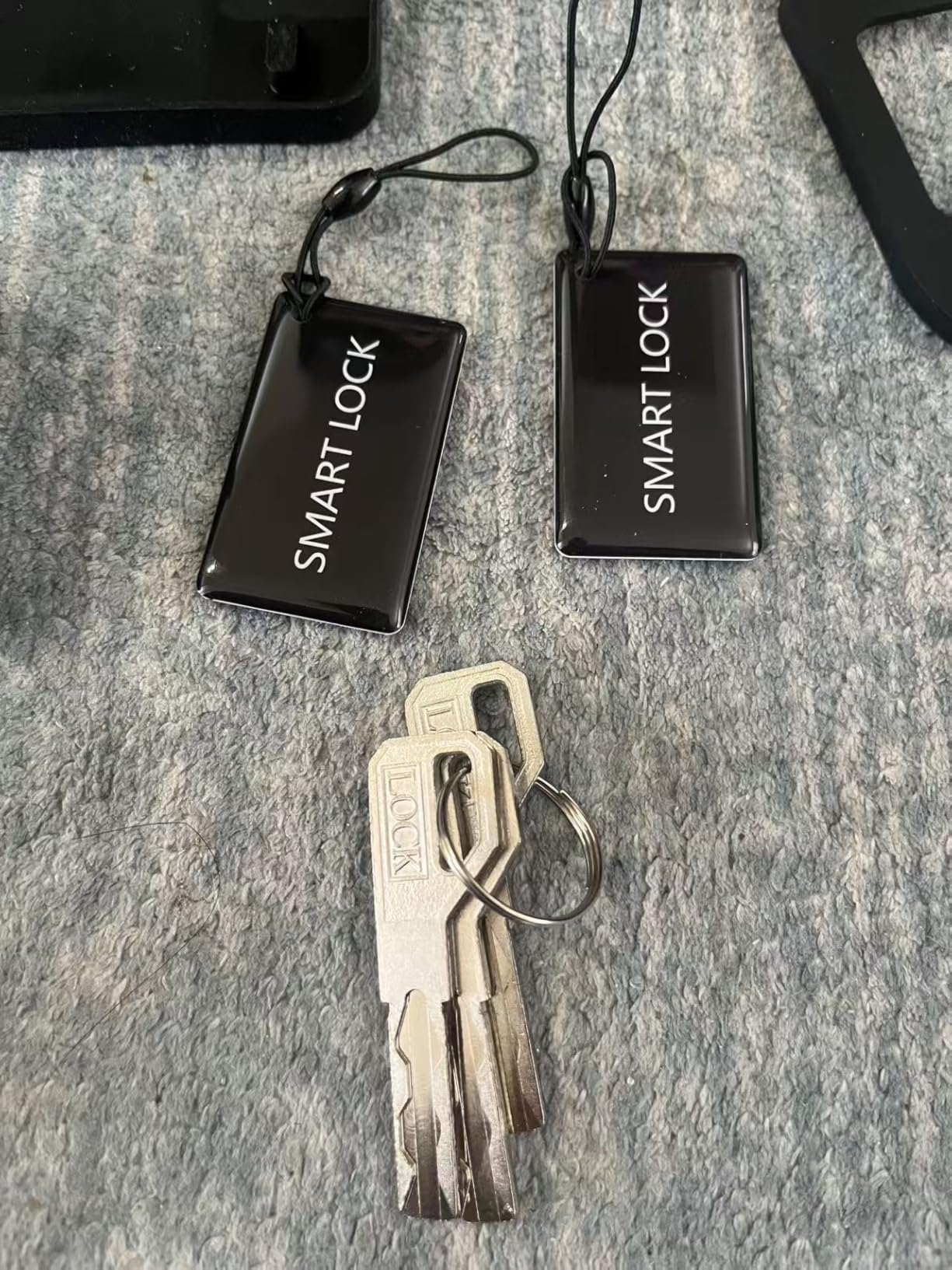 Smart Gate Lock, Electronic Gate Locks for Outdoor Fence, Keyless Smart Rim Lock, Electric Sided Keypad Locks with App Control, IC Card, Keys Touchscreen Perfect for Fence and Outdoor (Black) customer photo 1