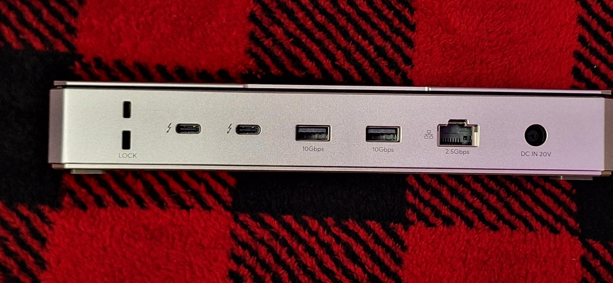 WAVLINK Intel Certified Thunderbolt 5 Docking Station: TB5 Dock with 120Gbps Max Transfer, Thunderbolt 5 hub with 140W Max Charging, 4X USB-A 3.2 Gen 2, Cooling System, 8K Display for TBT 5/4 Laptops customer photo 2