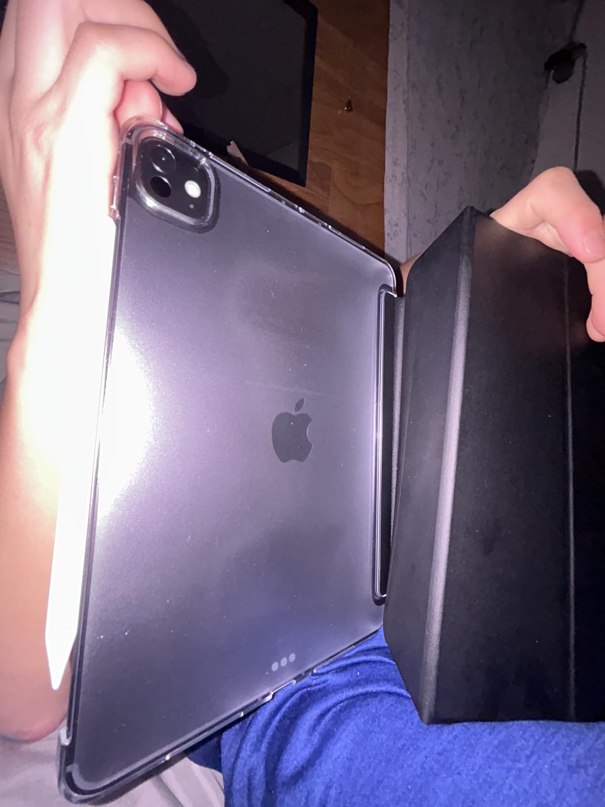 iPad Pro 11-inch (M5): Ultra Retina XDR Display, 256GB, 12MP Front/Back Camera, LiDAR Scanner, Wi-Fi 7 + 5G Cellular customer photo 1