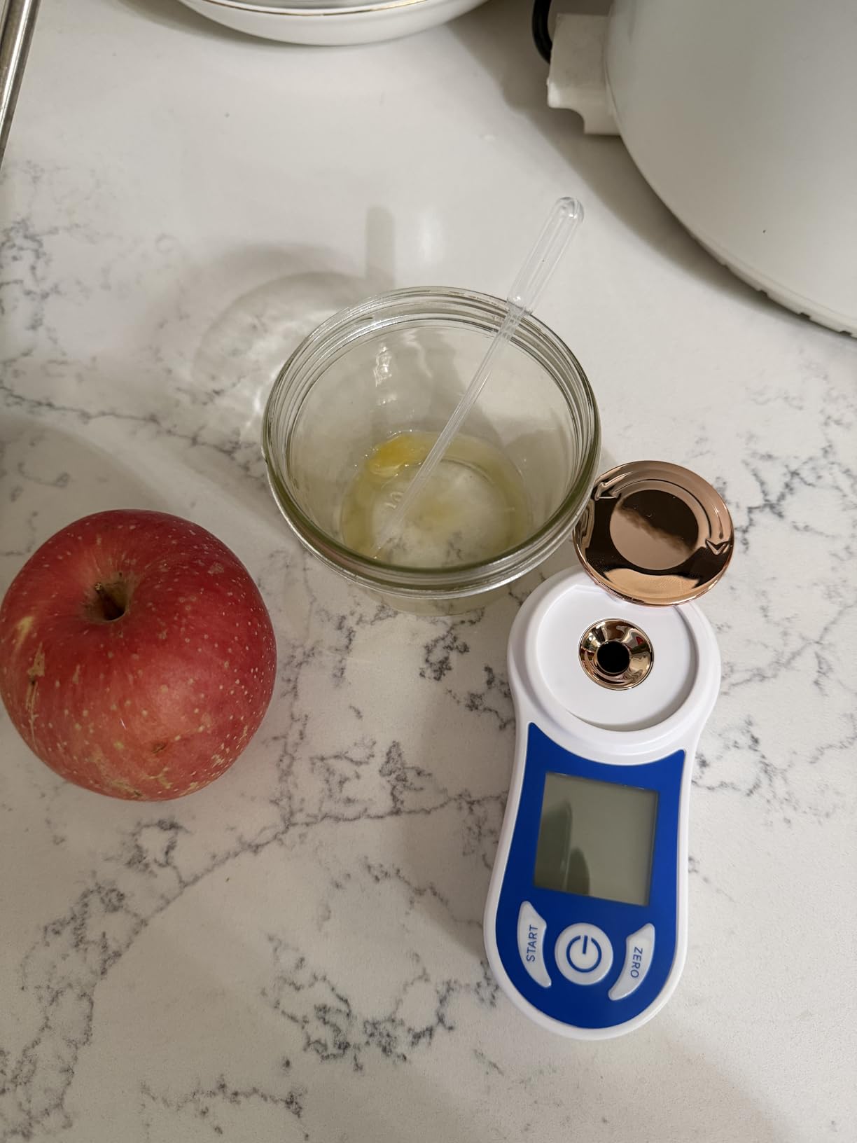 3-in-1 Digital Brix Refractometer with ATC, 0-55% Brix Range, +/-0.15% Accuracy, Rechargeable, 3-Second Results for Fruits, Juice, Beer Brewing, Wine Making and Farming customer photo 1
