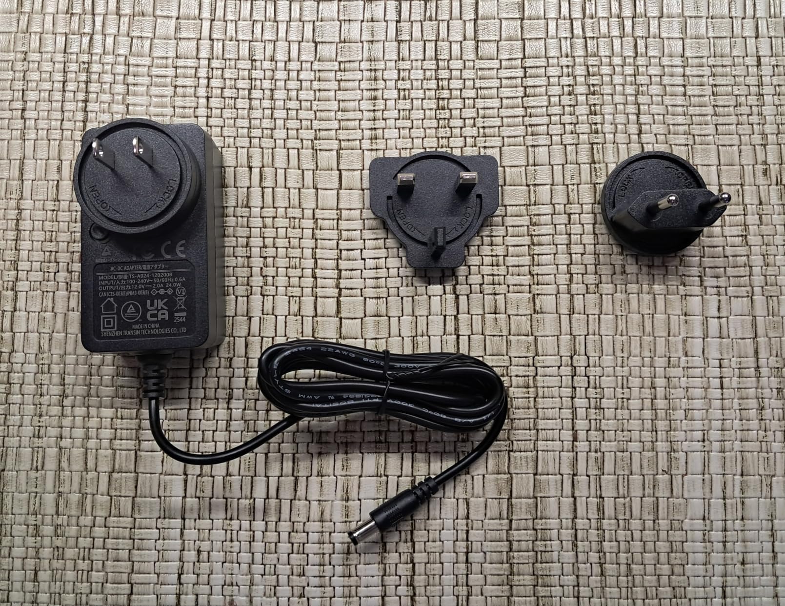 UGREEN 8K@60Hz HDMI KVM Switch 2 Monitors 2 Computers, with 4 USB 3.0 Ports for 2 Computers Sharing Dual Monitors Keyboard Mouse Printer with 4 HDMI Cables, 2 USB Cables, Power Adapter and Controller customer photo 1