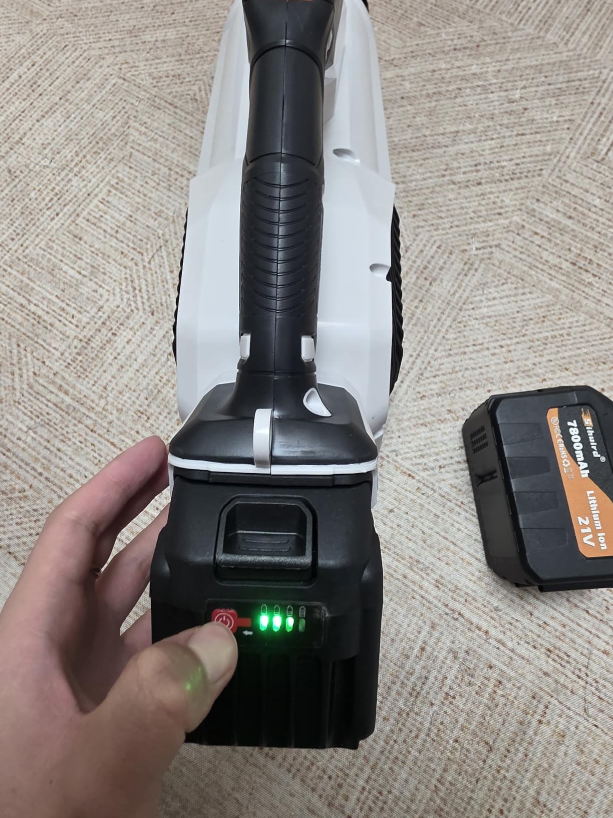 Leaf Blower Cordless, 765CFM Electric Leaf Blowers with 2 x 7.8Ah Batteries and Charger, 3- Speed & Turbo Mode, Equipped with LED Lighting, 1 x Shoulder Strap, Blowers for Lawn Care - SL9501 customer photo 1