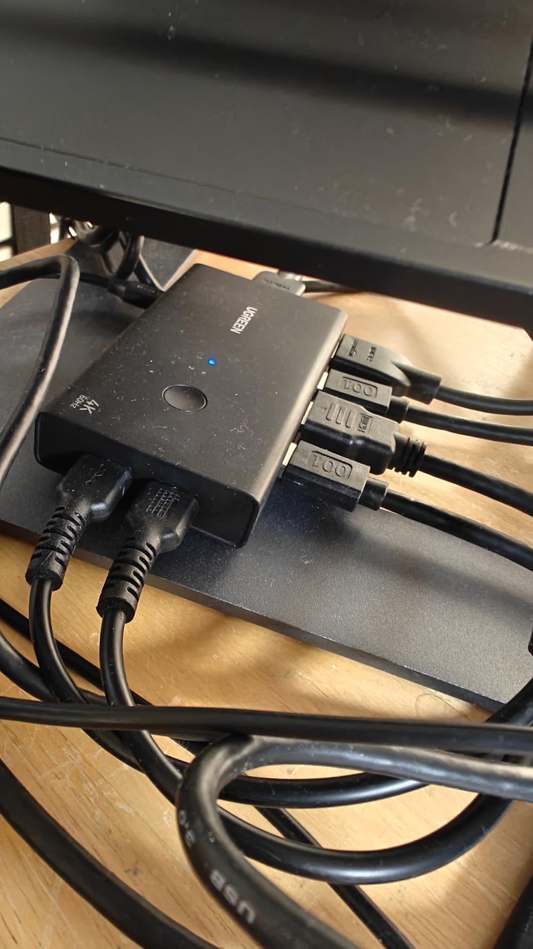 UGREEN HDMI KVM Switch 1 Monitor 2 Computers, 4K@60Hz with 4 USB 3.0 Ports KVM Switches for 2 Computers Share One HDMI Monitor Keyboard Mouse Hard Drives Webcam with 2 USB Cables, Controller customer photo 1