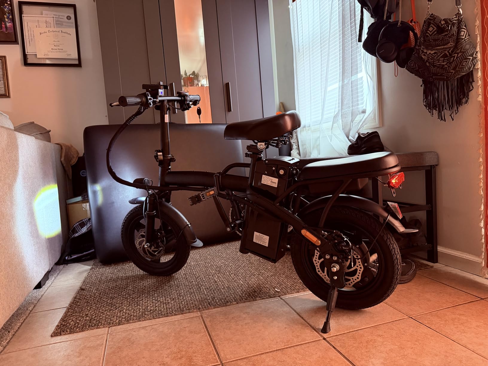 Electric Bike for Adults and Teens, 560-740W Motor, 20-25MPH Compact Commuter Folding Ebike, 32 Miles Range, 48V 10Ah Battery, 3-Level Pedal Assist, 14