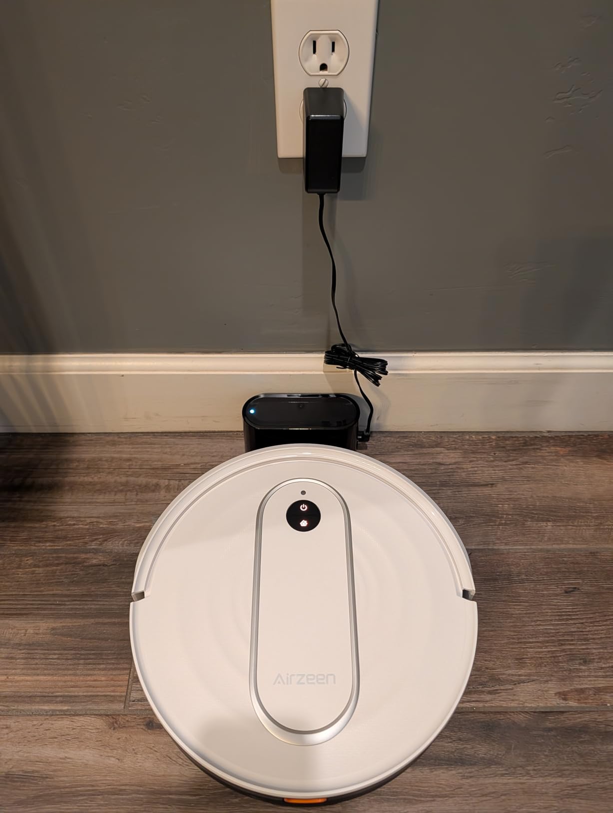 Airzeen Robot Vacuum and Mop - 4000Pa Powerful Suction, APP/Alexa Control, 3-in-1 Cleaning Solution with Auto Self-Charging, Perfect for Pet Hair, Carpets, and Hard Floors customer photo 1