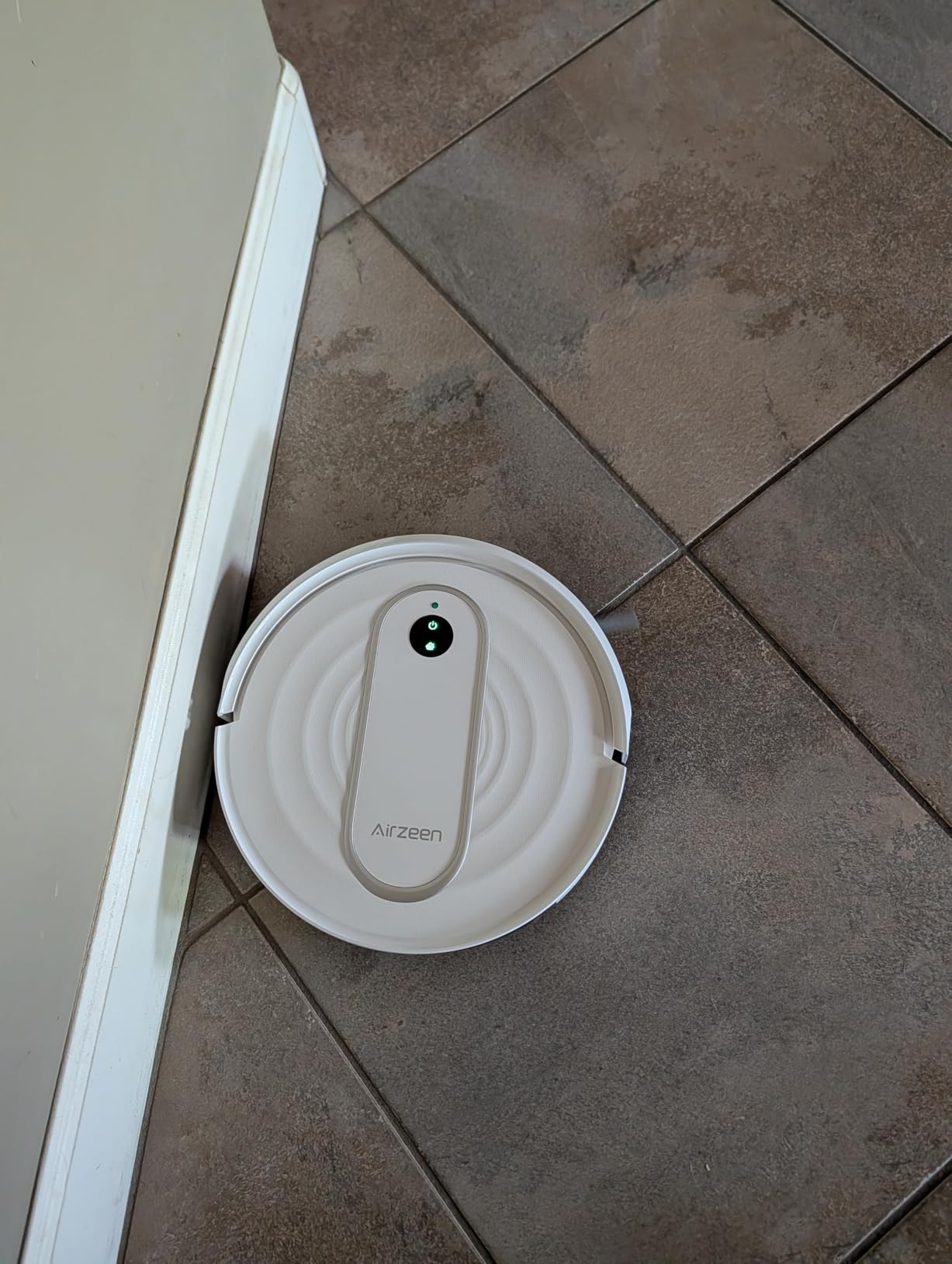 Airzeen Robot Vacuum and Mop - 4000Pa Powerful Suction, APP/Alexa Control, 3-in-1 Cleaning Solution with Auto Self-Charging, Perfect for Pet Hair, Carpets, and Hard Floors customer photo 2