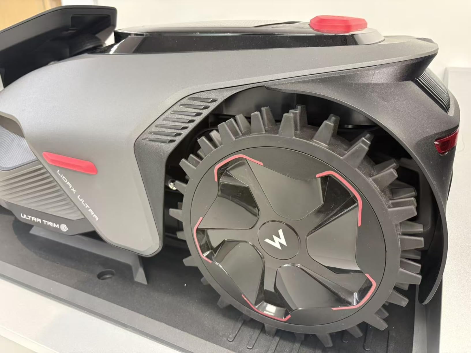 MOVA LiDAX Ultra 1000 Robot Lawn Mower Wire Free for 1/4 Acre, RTK-Free+360 3D LiDAR+AI Vision Auto Mapping, Zero-Edge Cutting, Cutting Height 1.2 inch-3.9 inch, 45% Slope, Up to 150 Managed Zones Dual Maps customer photo 1