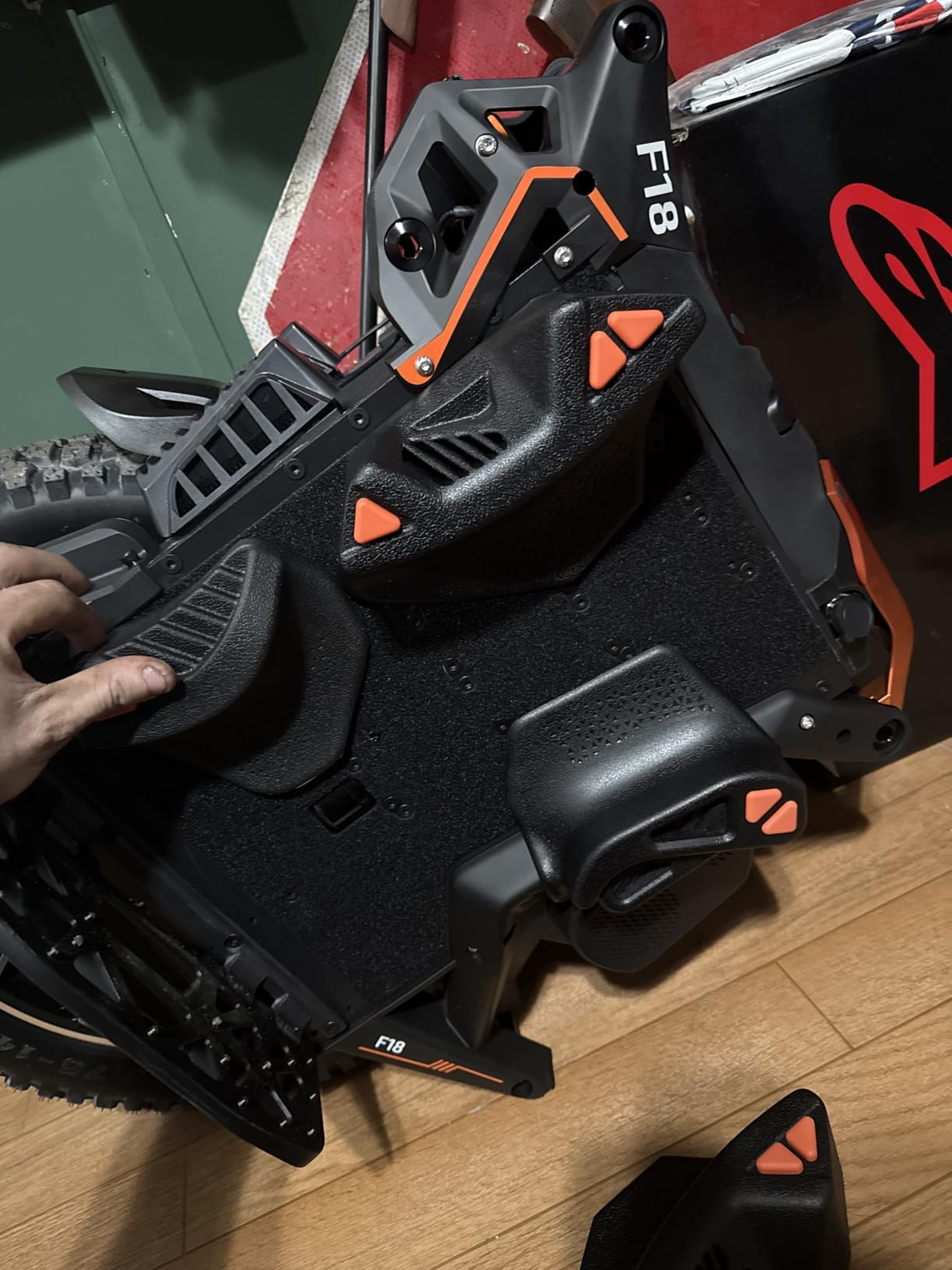 King Song F18 Electric Unicycle, Upgraded 150km Range EUC, 9000W Peak Motor, 100mm Suspension, UL2272 Certified Electric Unicycle for Urban Riding customer photo 1