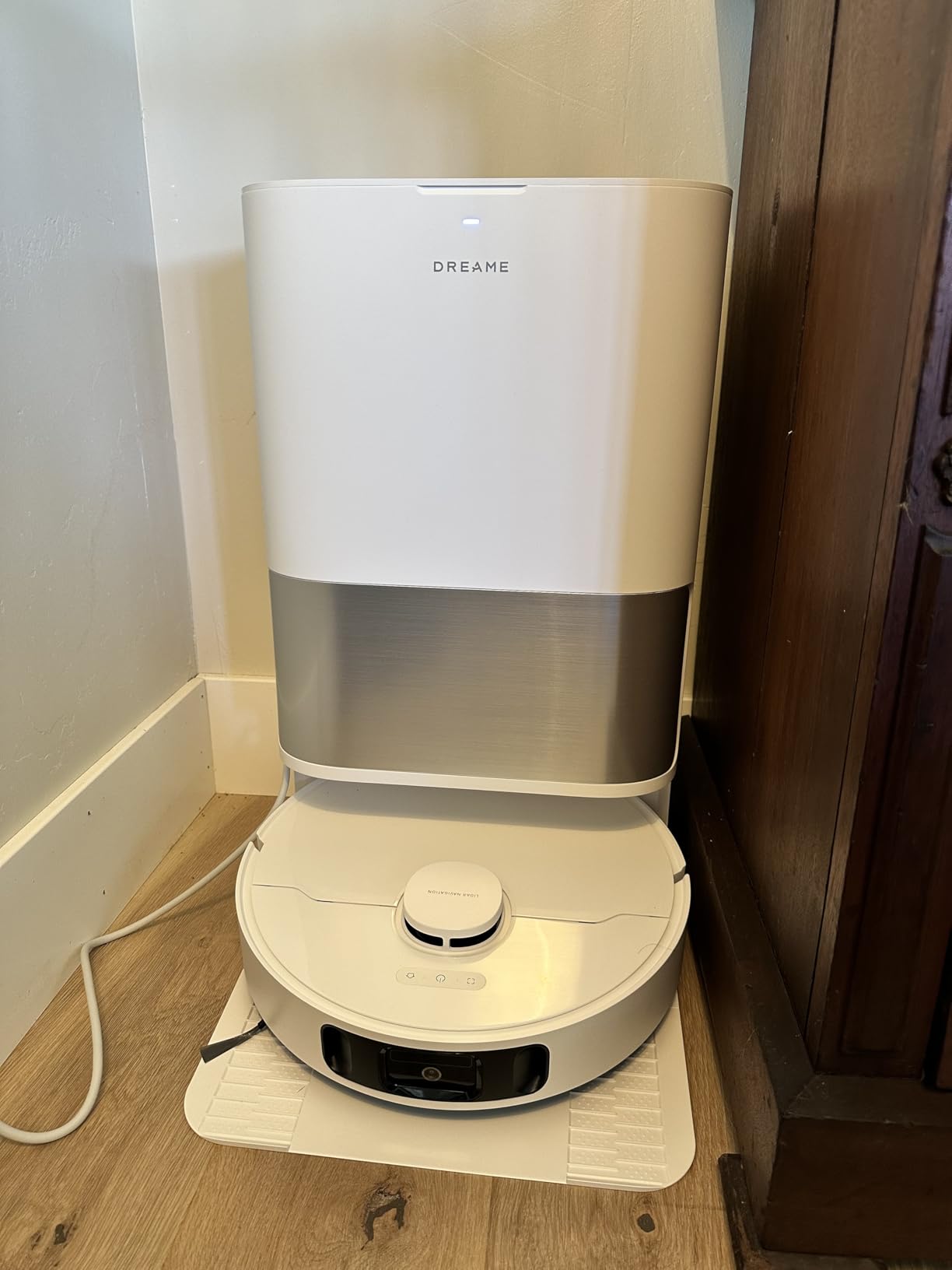 DREAME D30 Ultra Robot Vacuum and Mop, 25,000Pa Powerful Suction, All-in-One Base Station with 100 Days Auto-Empty, MopExtend Tech for Edge Cleaning, Smart Obstacle Avoidance, White customer photo 1