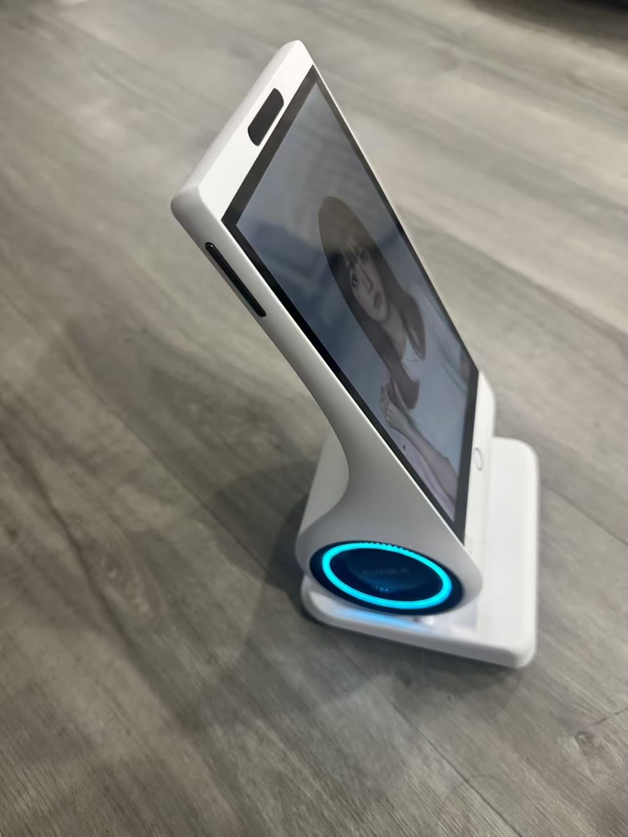 umissfun Emotional AI Companion Device, AI Chat Companion, AI Desktop Robot Companion, Voice Understanding, Personality Design, Tech & Gadget Gift, Geek, Desktop Setup, True Empathy AI-Grows with You (White) customer photo 1