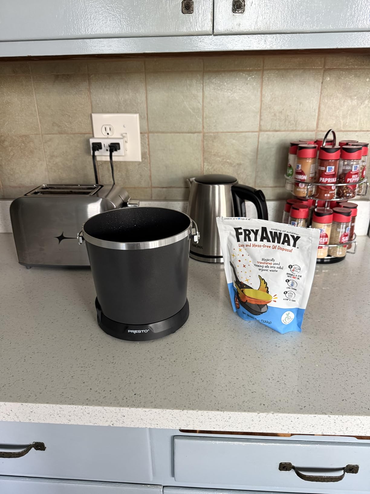 Presto 05420 FryDaddy Electric Deep Fryer, Black customer photo 2