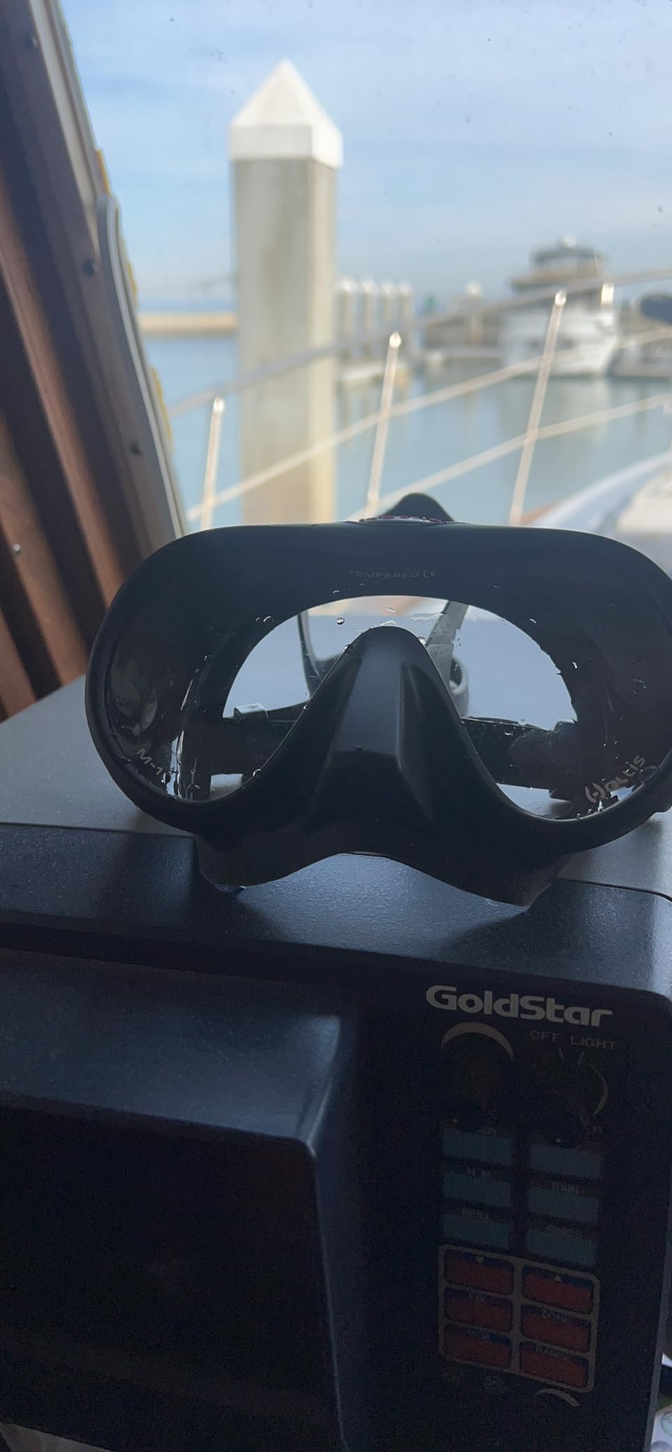 Hollis M-1 Mask | Ideal for Scuba Diving and Snorkeling | Ultra Clear Glass | Comfortable, Frameless Silicon Skirt | Wide Range of Vision | Distortion Free Vision | Fantastic Color Visibility customer photo 1