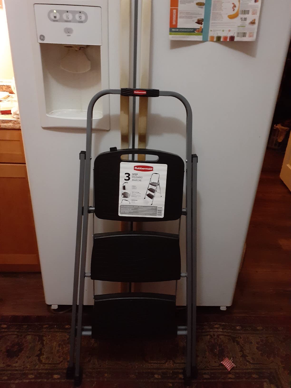 Rubbermaid 3-Step Steel Ladder, Folding Step Stool with Hand Grip and Non-Slip Feet, Silver, Tested to ANSI US Safety Standards customer photo 2
