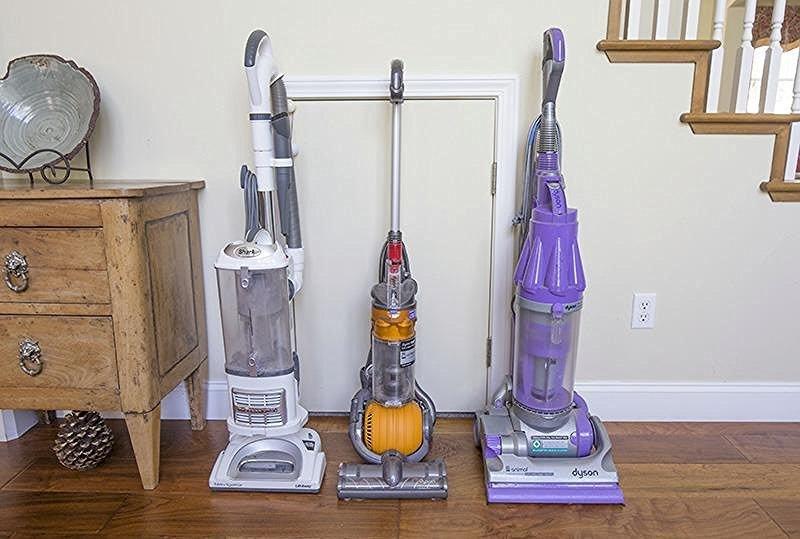 Shark Upright Vacuum Cleaner | Navigator Lift-Away | Pet Hair, Carpet & Hard Floor Cleaning | Pet Power Brush, Dusting Brush & Crevice Tool | HEPA Filter | Swivel Steering | White/Silver | NV356E customer photo 1