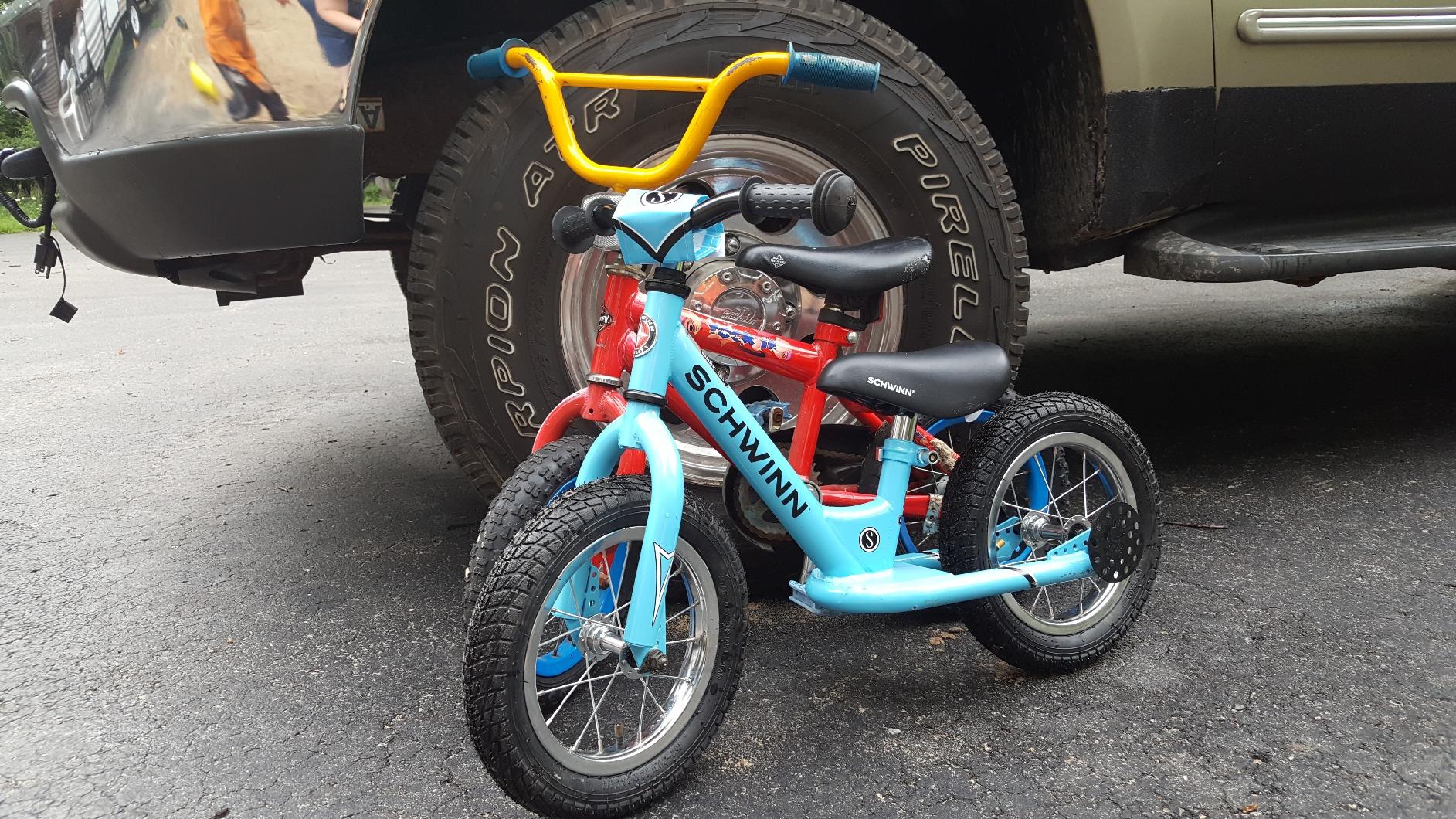 Schwinn Balance Bike, 12 Inch Bike for Kids Ages 2-4, Durable Steel Frame, Padded Seat, Cushioned Grips, Adjustable Seat Grows with Your Child, Training Bicycle for Kids customer photo 1