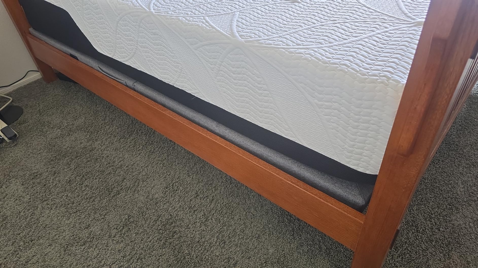 Classic Brands Cool Gel Memory Foam 8-Inch Mattress, CertiPUR-US Certified, Mattress in a Box, Queen, White customer photo 1