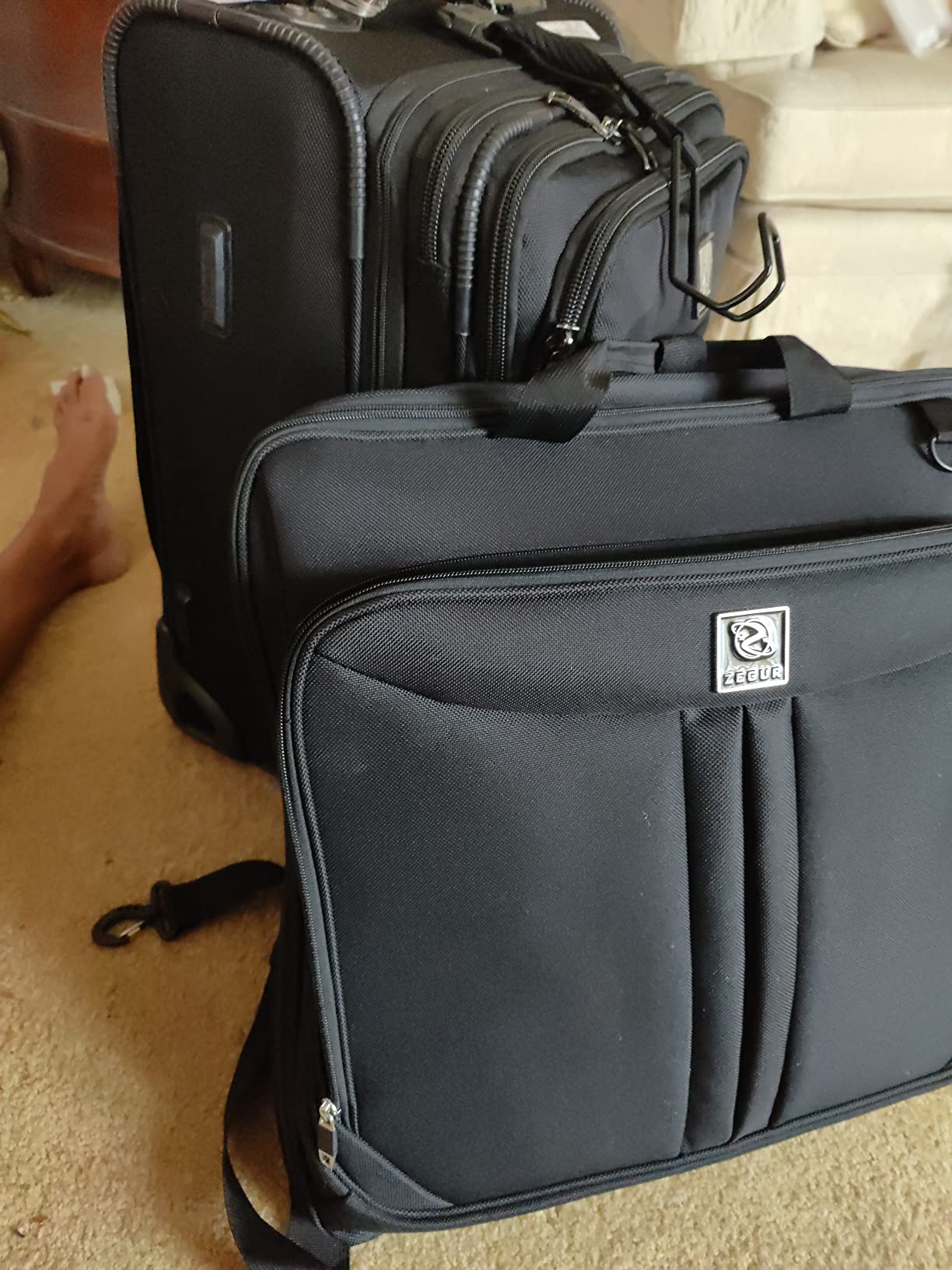 ZEGUR Premium Suit Garment Bag Carry On - Hangs 4 Suits - Travel & Business with Shoulder Strap and Laptop Compartment customer photo 1
