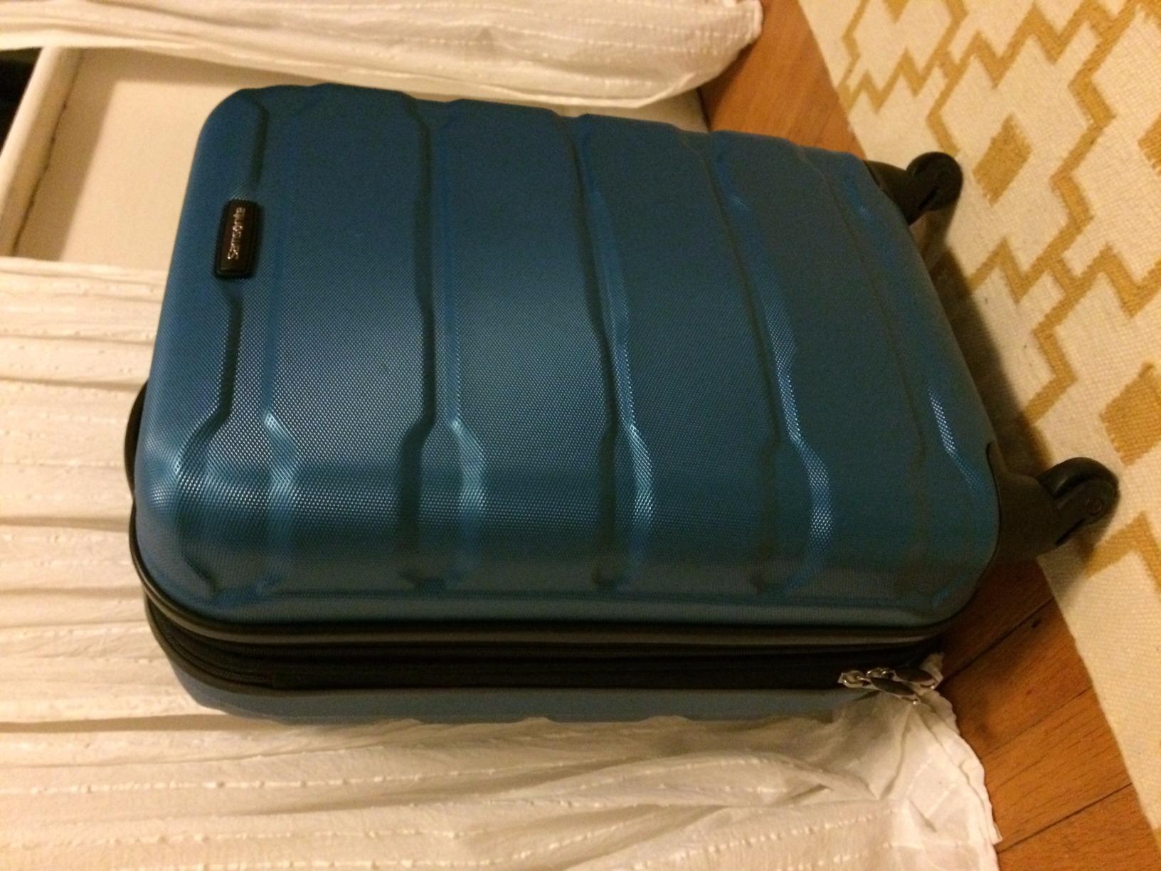 Samsonite Omni PC Hardside Expandable Luggage with Spinner Wheels, Black, Carry-On 20-Inch customer photo 1