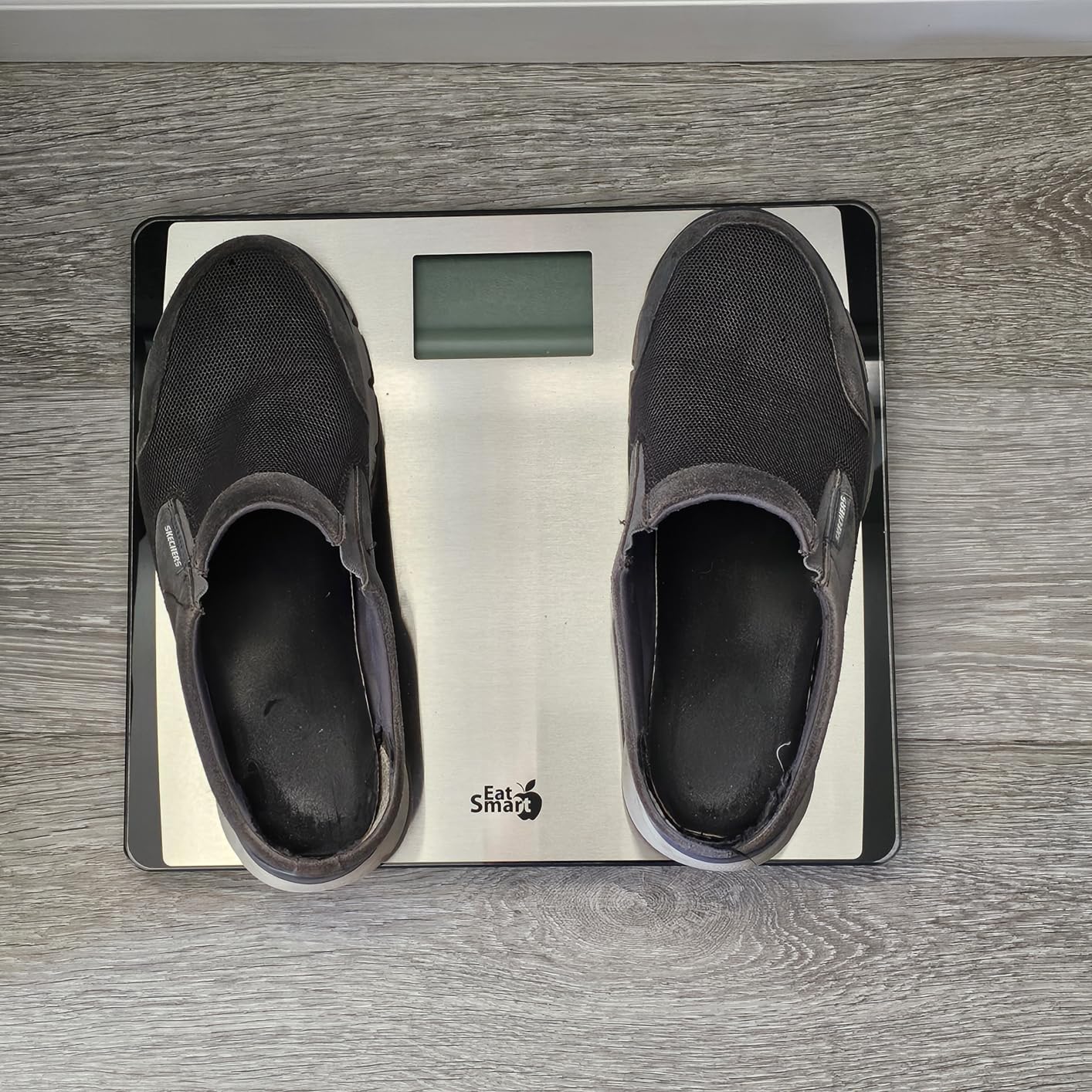 Eat Smart Precision 550 Pound Extra-High Capacity Digital Bathroom Scale, Extra-Wide Platform, Stainless Steel Body Weight Scale with Step-On Tech, Silver customer photo 2
