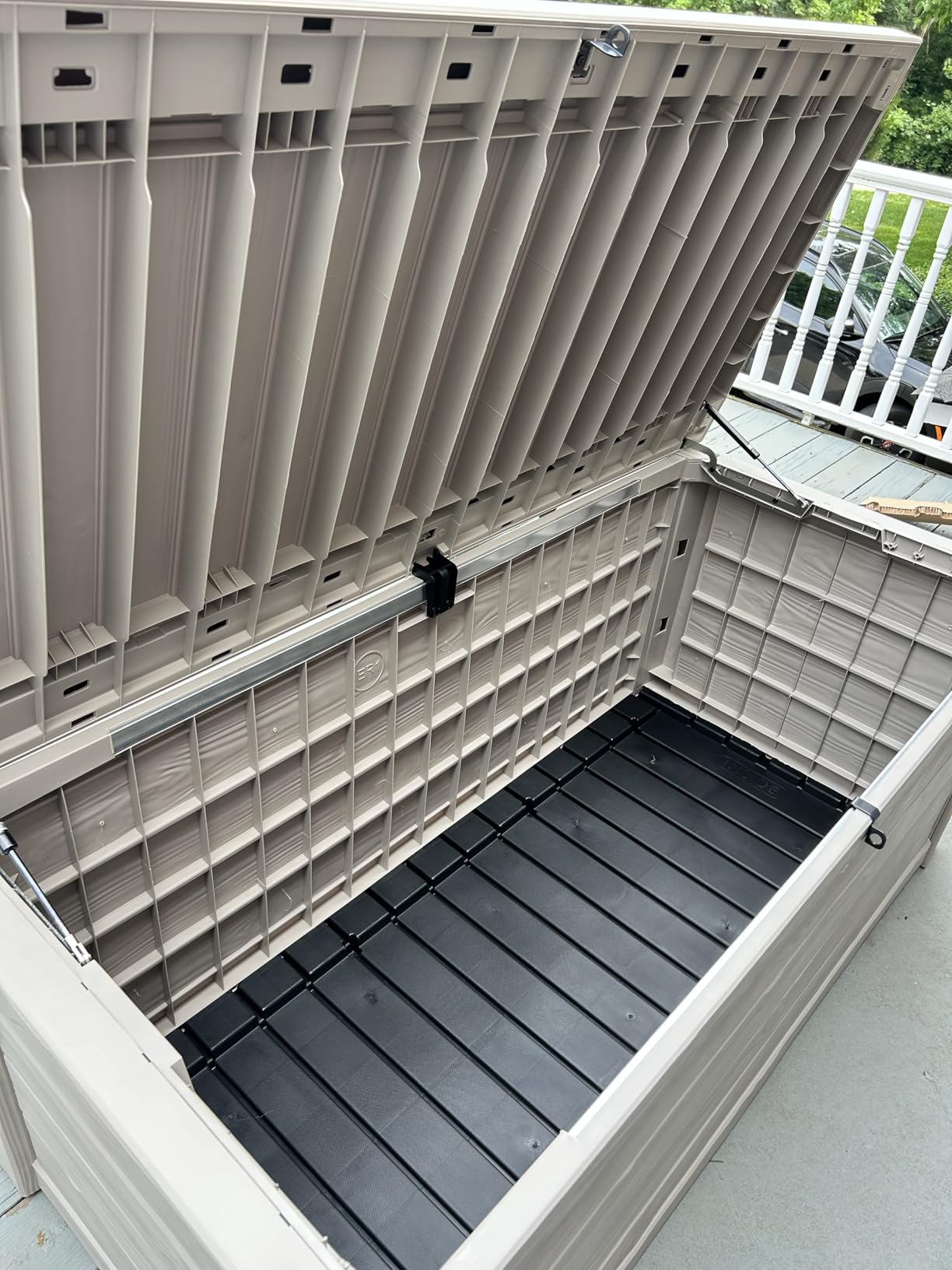 Keter 150 Gallon Resin Large Deck Box Organization and Storage Box for Patio, Outdoor Cushions, Garden Tools, Brown customer photo 1