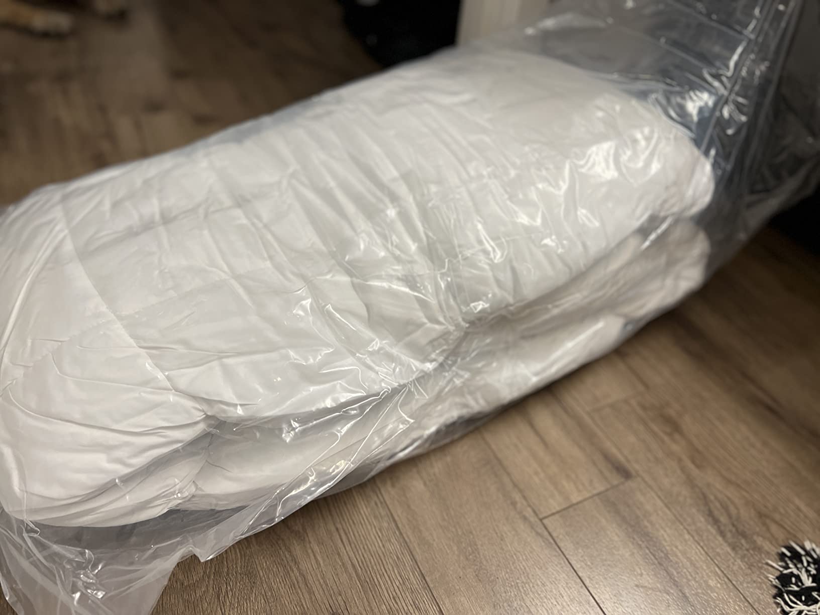 Down Alternative Comforter Queen Size - Fluffy Duvet Insert - Puffy Premium All Season Winter - Luxury Breathable Hotel Plush Comforter - Queen, White, 86x86 inches customer photo 1