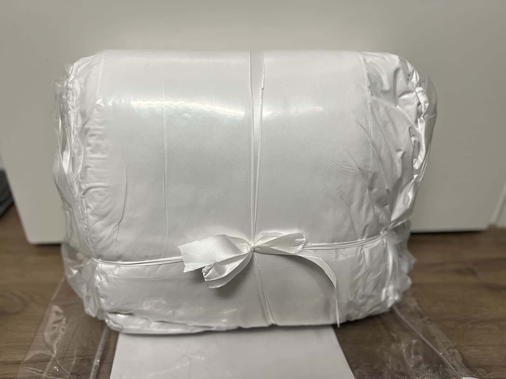Down Alternative Comforter Queen Size - Fluffy Duvet Insert - Puffy Premium All Season Winter - Luxury Breathable Hotel Plush Comforter - Queen, White, 86x86 inches customer photo 2