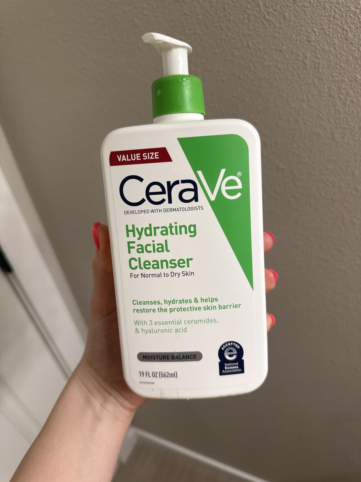 CeraVe Hydrating Facial Cleanser, Moisturizing Face Wash For Dry Skin, Hyaluronic Acid + Ceramides + Glycerin, Hydrating Cleanser For Normal To Dry Skin, National Eczema Association Certified, 16 Oz customer photo 1