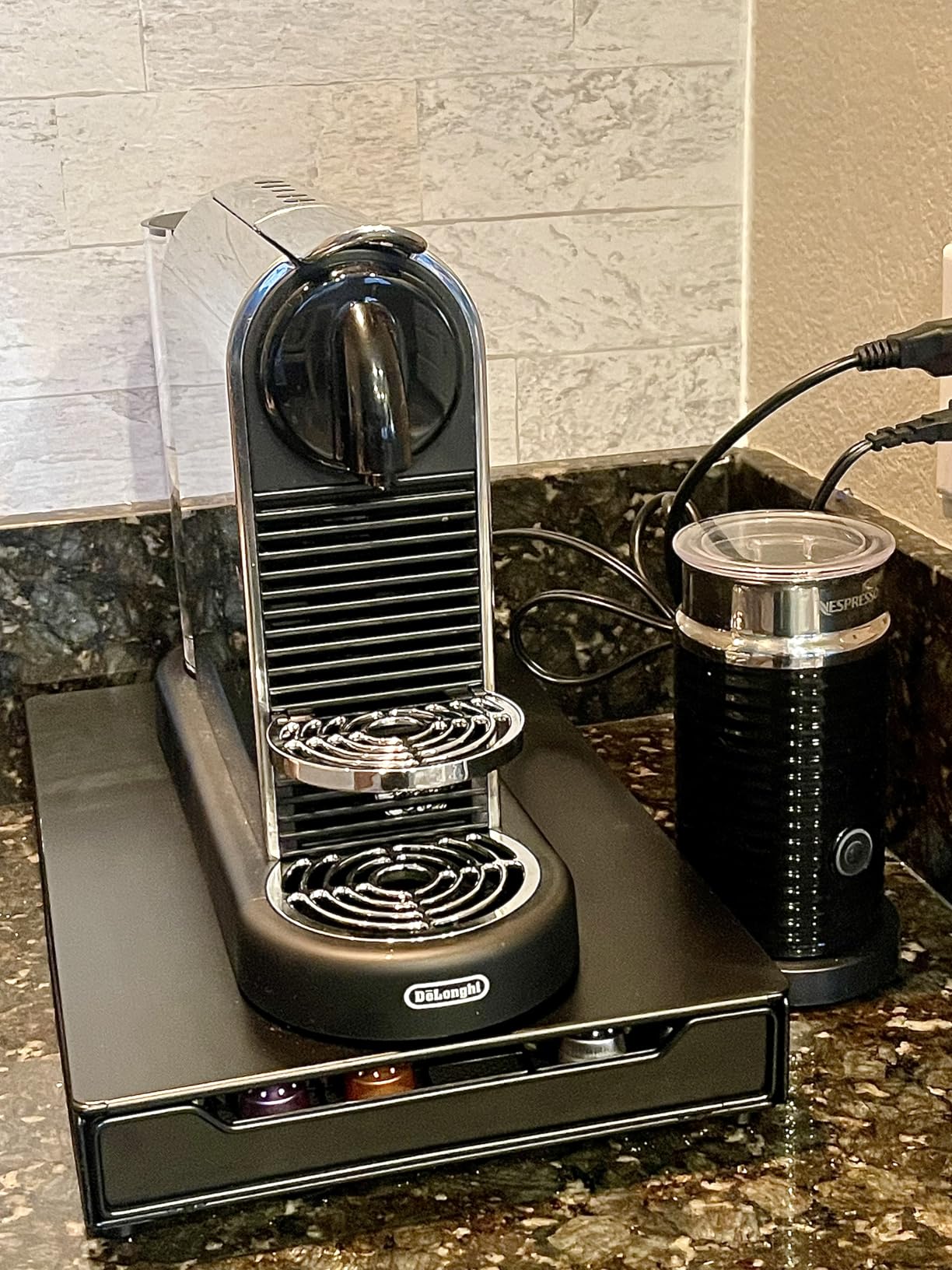CitiZ Espresso Machine by De'Longhi, Chrome customer photo 2