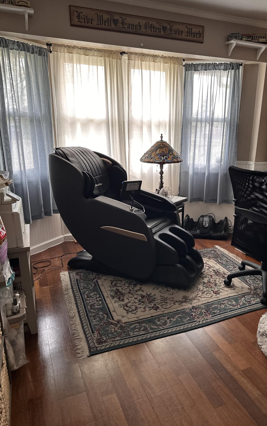 Real Relax 2026 Upgraded 2D SL-Track Massage Chair, Recliner Full Body Zero Gravity with 8 Auto Modes and Upgraded LCD Screen, Added Voice Broadcast, Headrest Cushion, Child Lock and Pause Button (Black) customer photo 1