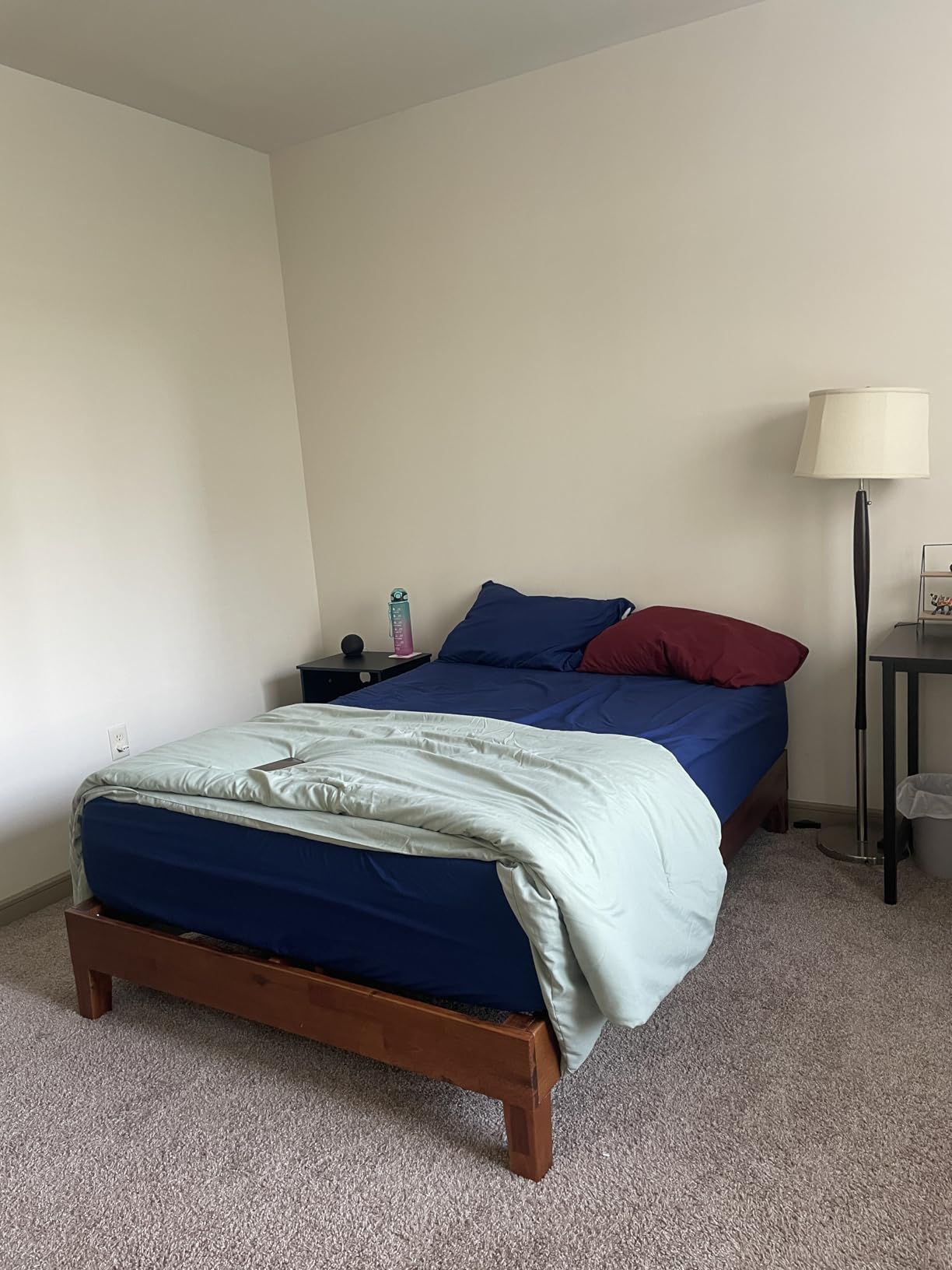 Zinus 12 Inch Deluxe Wood Platform Bed / No Boxspring Needed / Wood Slat Support / Rustic Pine Finish, Queen (OLB-PWPBBO-12Q) customer photo 1